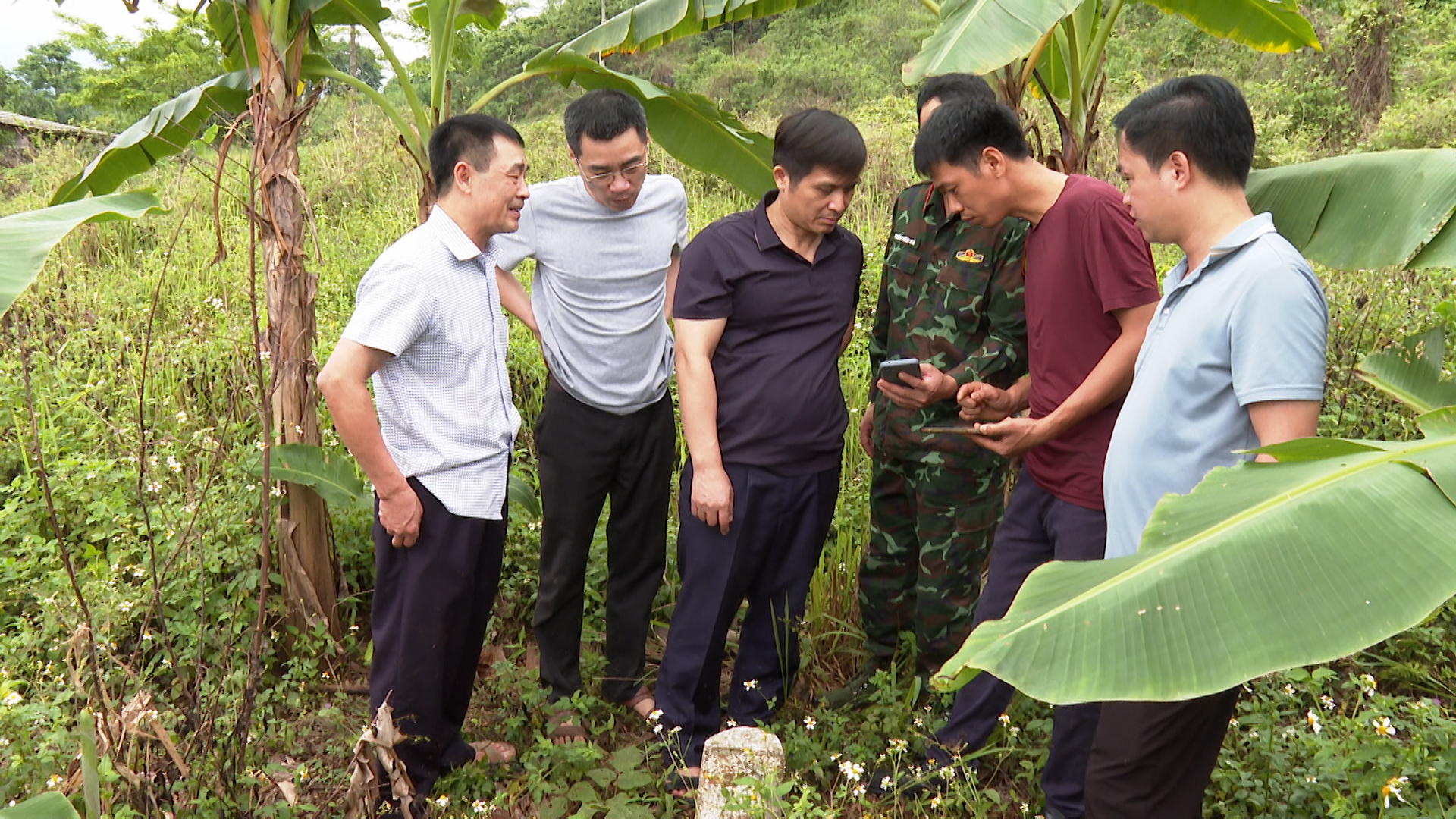 Chủ tịch UBND phường Hà Giang 2 kiểm tra, khảo sát diện tích đất Quốc phòng trên địa bàn
