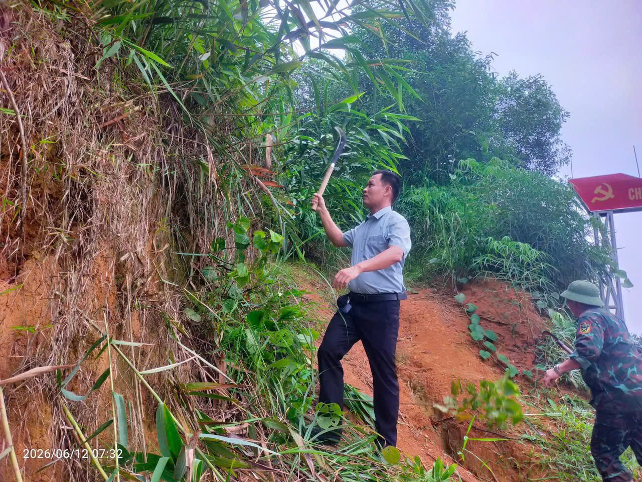 S thiện ph cây.jpg