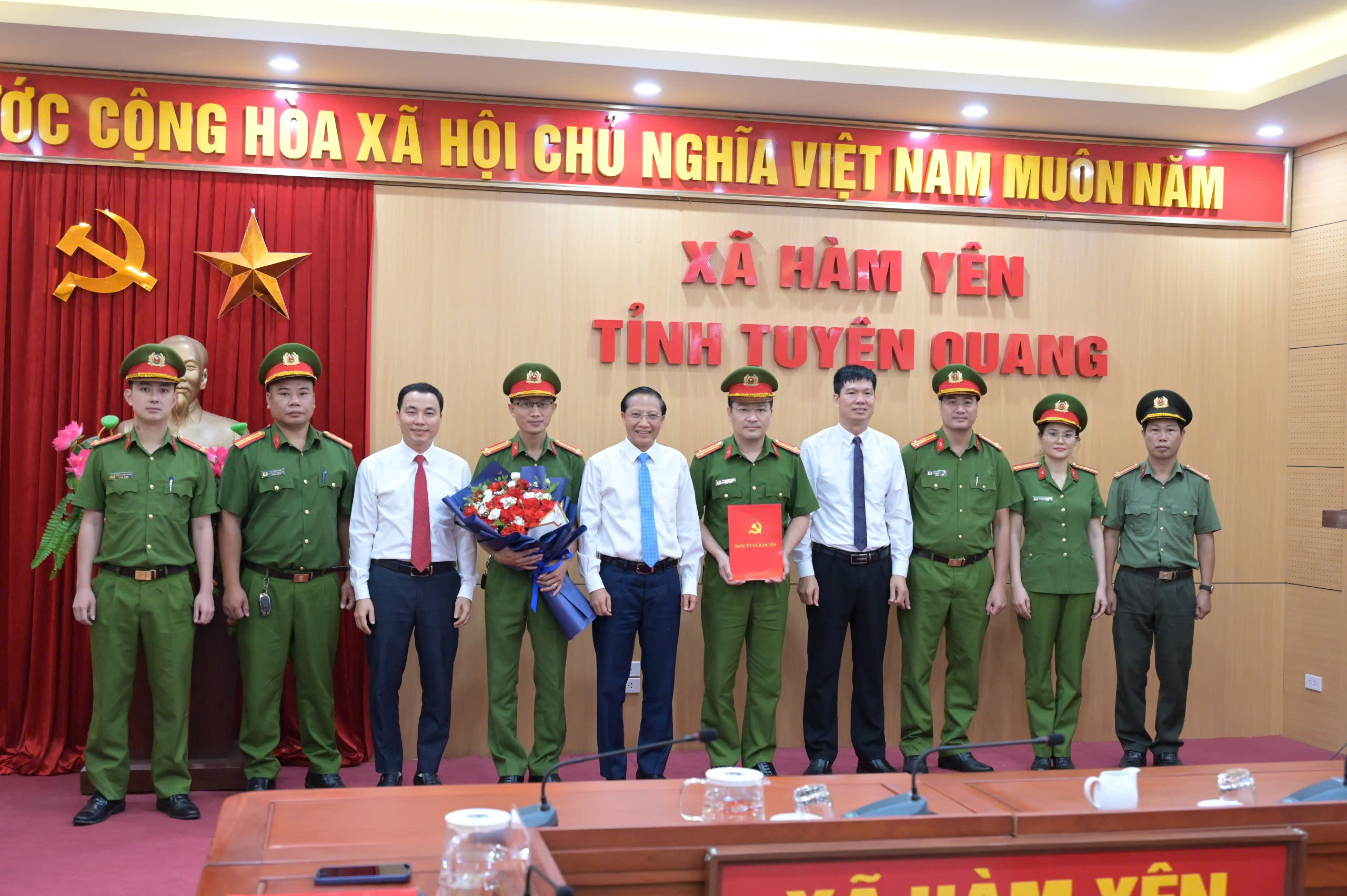 CÔNG BỐ QUYẾT ĐỊNH THÀNH LẬP ĐẢNG BỘ CÔNG AN XÃ HÀM YÊN