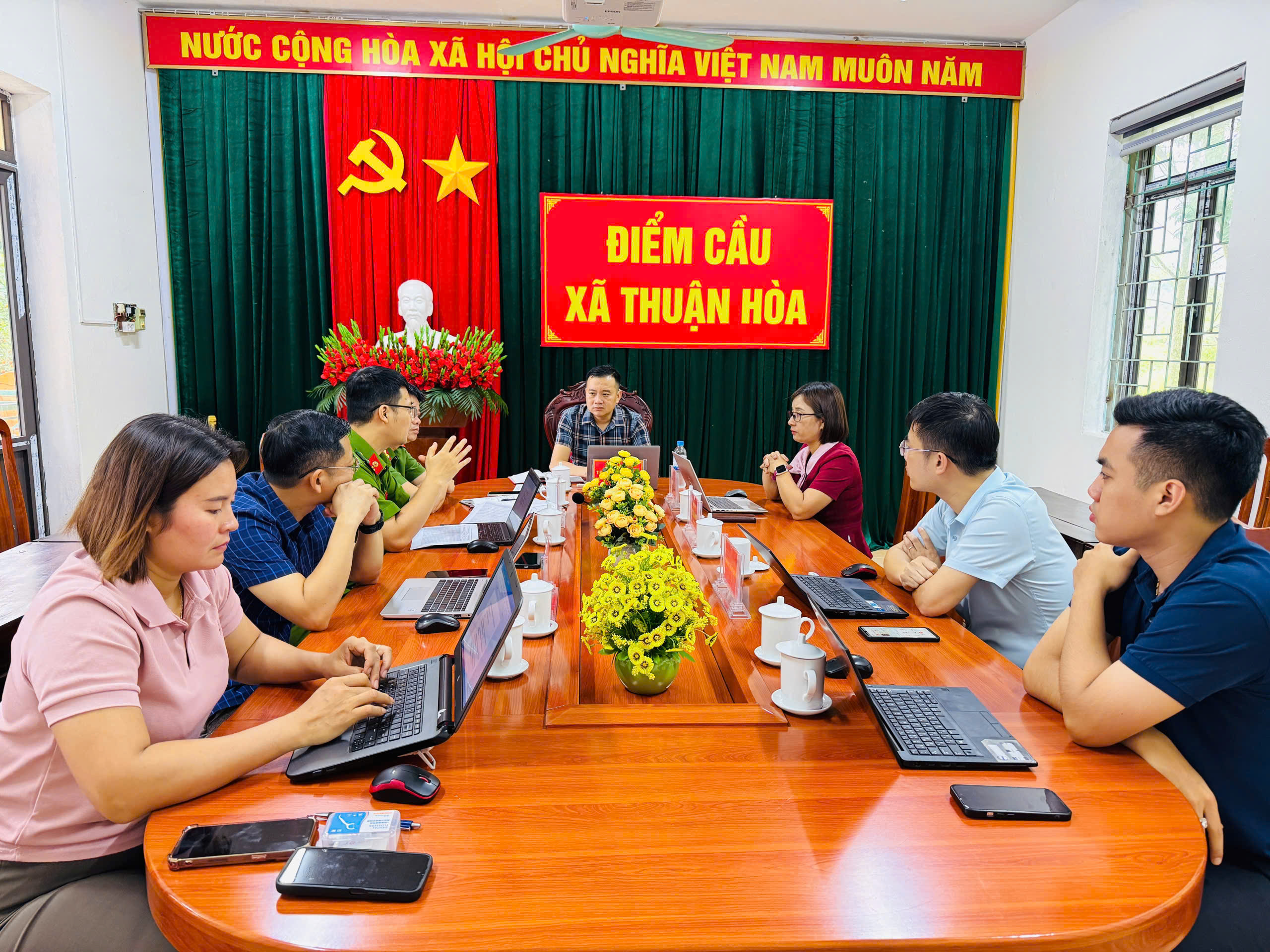 Thuận Hòa họp triển khai nhiệm vụ phát triển công dân số và tích hợp giấy tờ vào VNeID