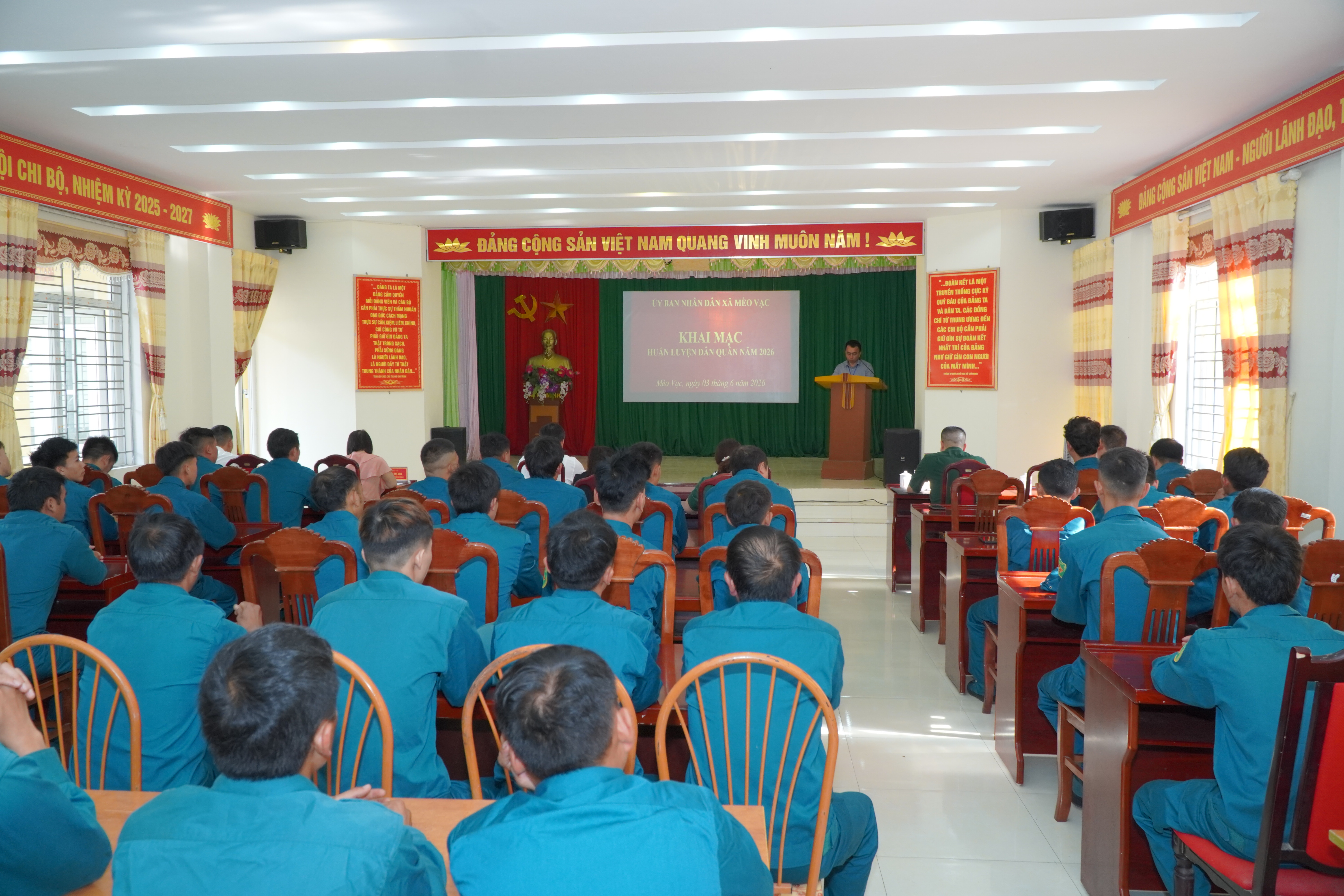 Xã Mèo Vạc khai mạc huấn luyện dân quân năm 2026