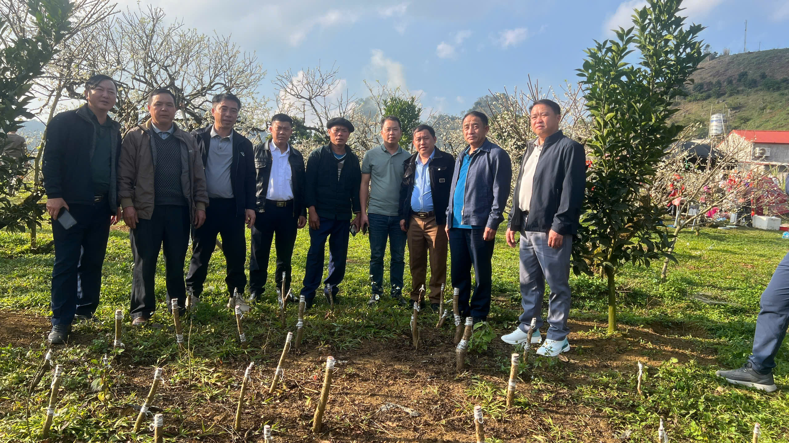 Đoàn công tác của UBND xã Lũng Phìn học tập, trao đổi kinh nghiệm tại tỉnh Phú Thọ và tỉnh Sơn La.