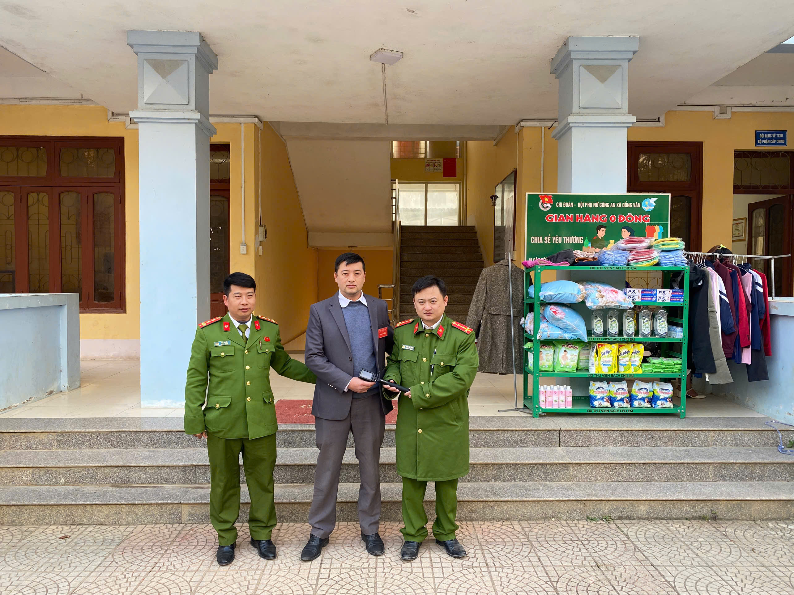 NHẶT ĐƯỢC CỦA RƠI, TRẢ LẠI NGƯỜI ĐÁNH MẤT 