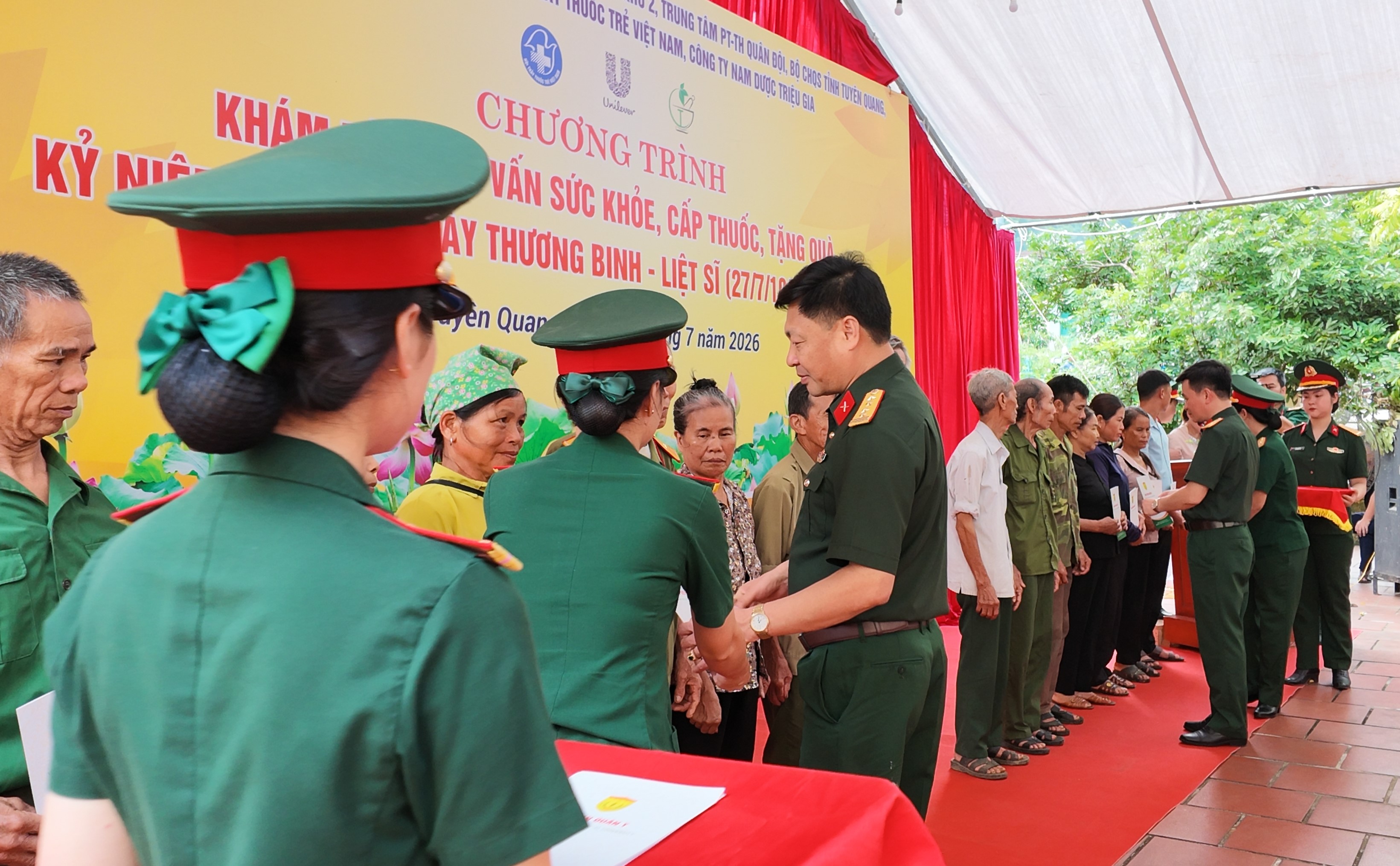 Kh&aacute;m bệnh 5,.JPG