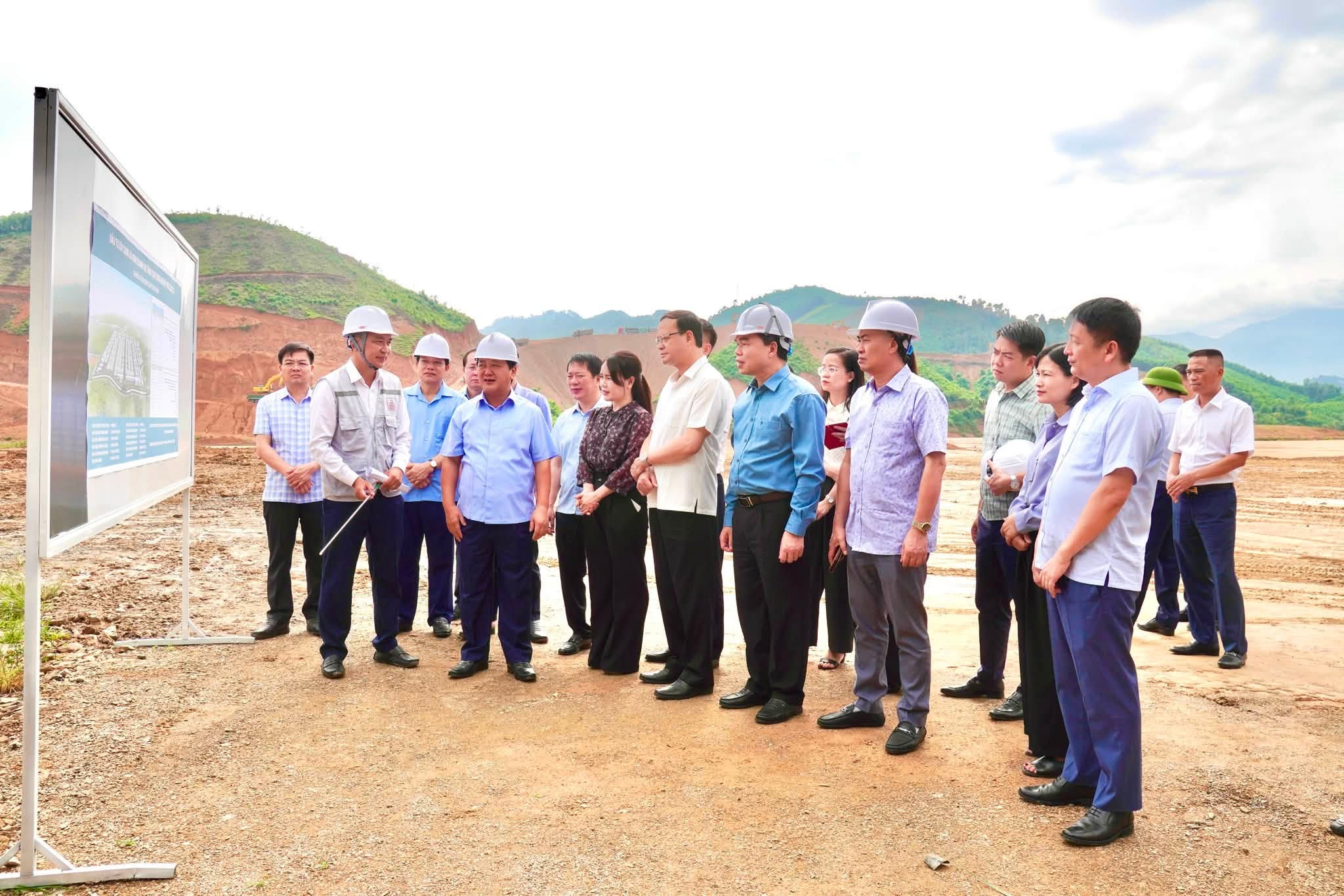 Đồng chí Bí thư Tỉnh ủy Hầu A Lềnh thăm, kiểm tra Cụm công nghiệp Phúc Ứng 2, 3 xã Sơn Dương