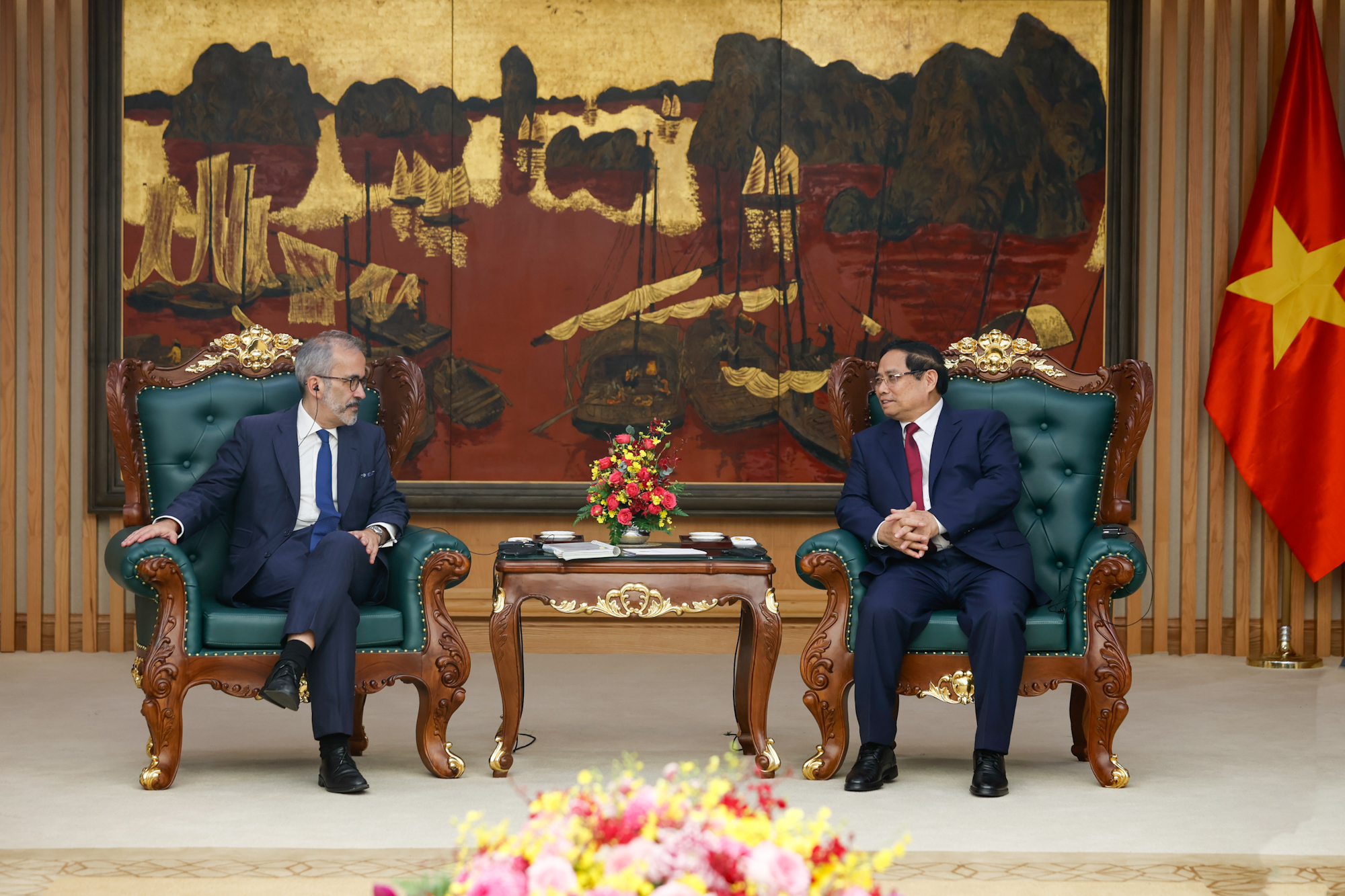 THỦ TƯỚNG PHẠM MINH CHÍNH TIẾP BỘ TRƯỞNG QUỐC VỤ, BỘ TRƯỞNG NGOẠI GIAO BỒ ĐÀO NHA