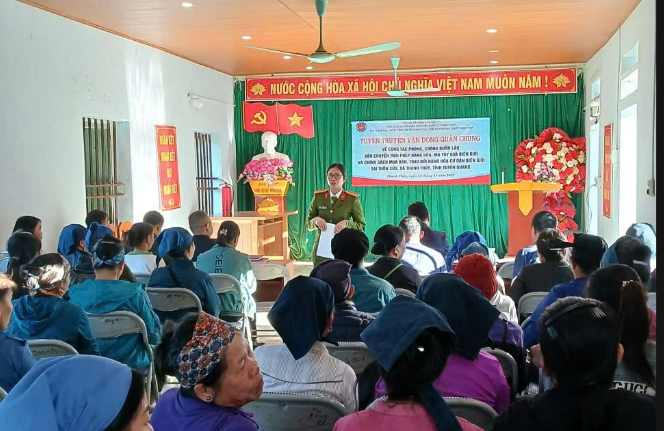 ĐẨY MẠNH PHỔ BIẾN, GIÁO DỤC PHÁP LUẬT CHO NHÂN DÂN CÁC THÔN VÙNG BIÊN GIỚI