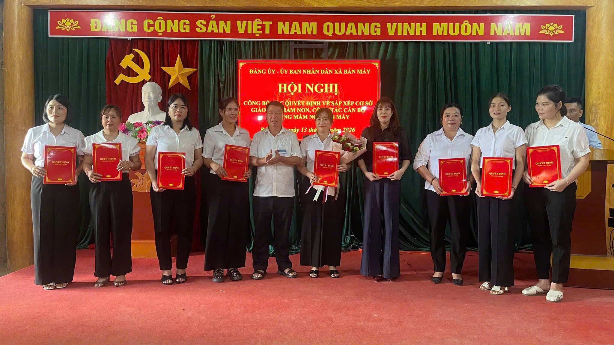 XÃ BẢN MÁY CÔNG BỐ CÁC QUYẾT ĐỊNH SẮP XẾP CƠ SỞ GIÁO DỤC VÀ CÔNG TÁC CÁN BỘ  TRƯỜNG MẦM NON BẢN MÁY