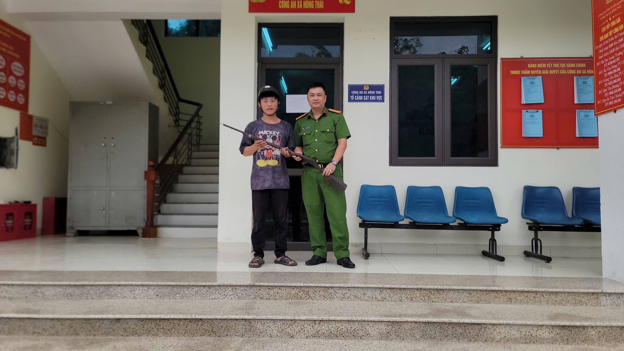 CÔNG AN XÃ HỒNG THÁI NÂNG CAO HIỆU QUẢ CÔNG TÁC TUYÊN TRUYỀN, VẬN ĐỘNG THU HỒI VŨ KHÍ, VẬT LIỆU NỔ VÀ CÔNG CỤ HỖ TRỢ