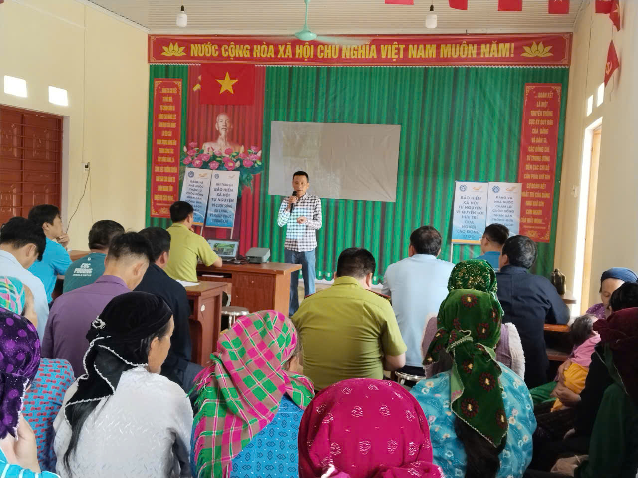 Truyền thông, tư vấn, đối thoại chính sách pháp luật BHXH, BHYT và Phòng chống cháy rừng, bảo vệ rừng