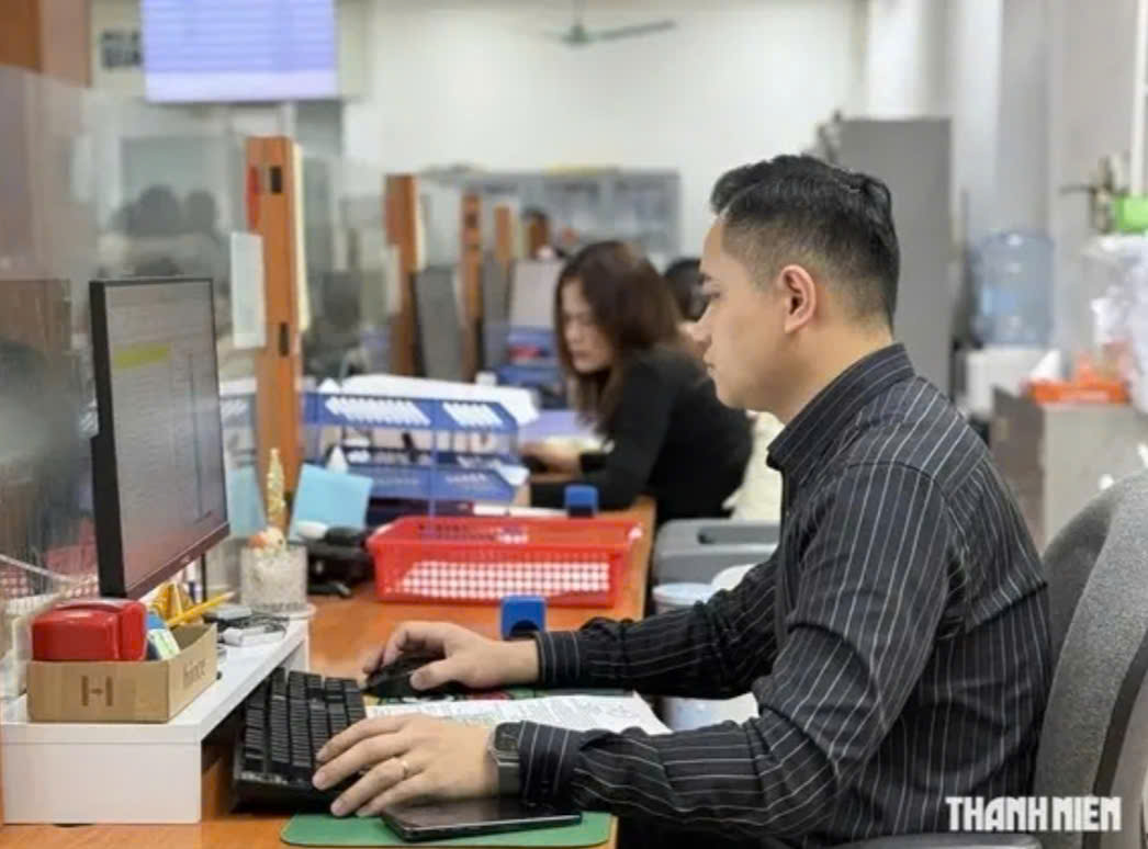 Bộ Nội vụ bãi bỏ thủ tục xét thăng hạng viên chức