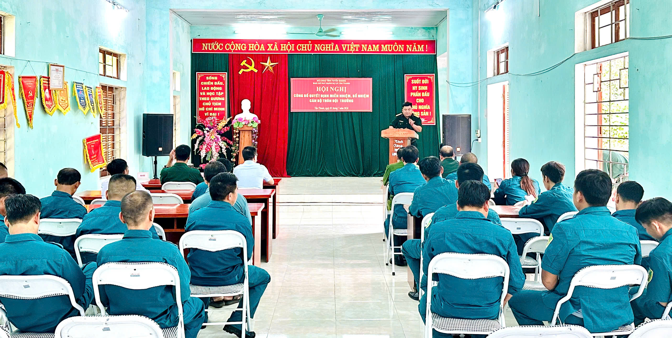 Ban Chỉ huy Quân sự xã Tân Thanh công bố các quyết định miễn nhiệm, bổ nhiệm cán bộ Thôn đội trưởng 