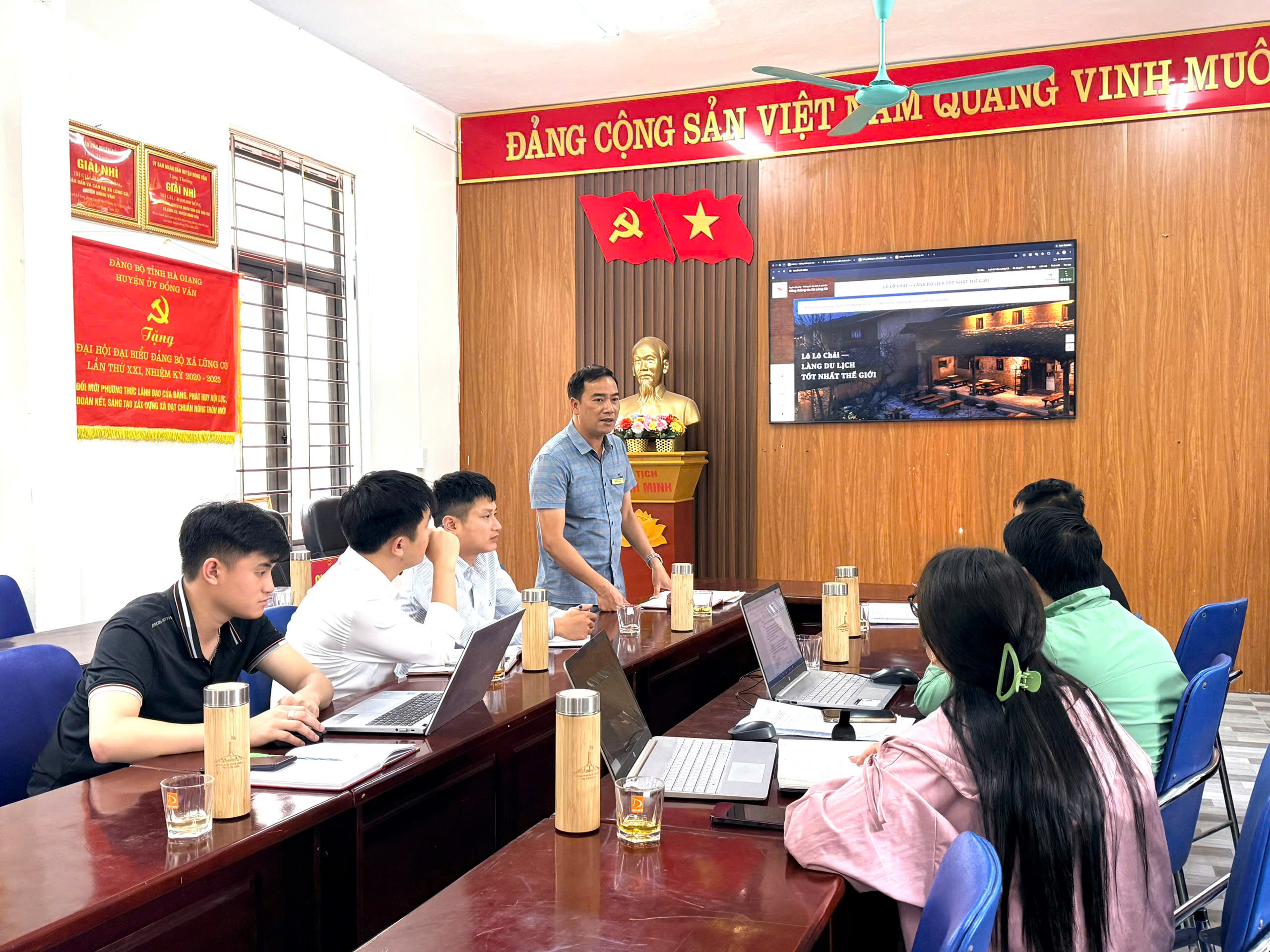 XÃ LŨNG CÚ ĐỊNH HƯỚNG XÂY DỰNG CỔNG THÔNG TIN SỐ TOÀN DIỆN VỀ ĐỊA PHƯƠNG