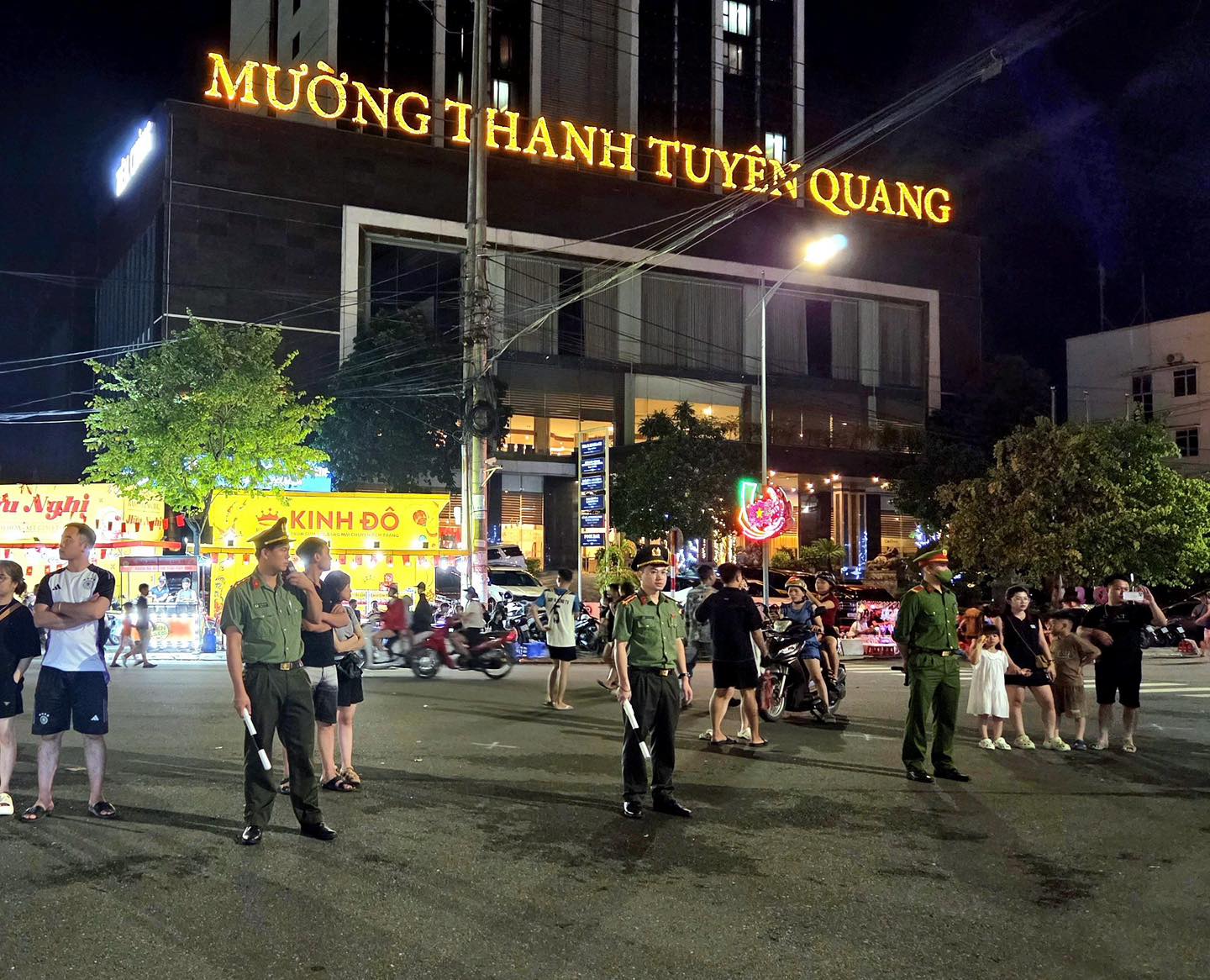  CÔNG AN PHƯỜNG MINH XUÂN QUYẾT TÂM BẢO ĐẢM AN NINH TRẬT TỰ LỄ QUỐC KHÁNH 02/9 VÀ CÁC HOẠT ĐỘNG DIỄN DIỄU MÔ HÌNH TRUNG THU