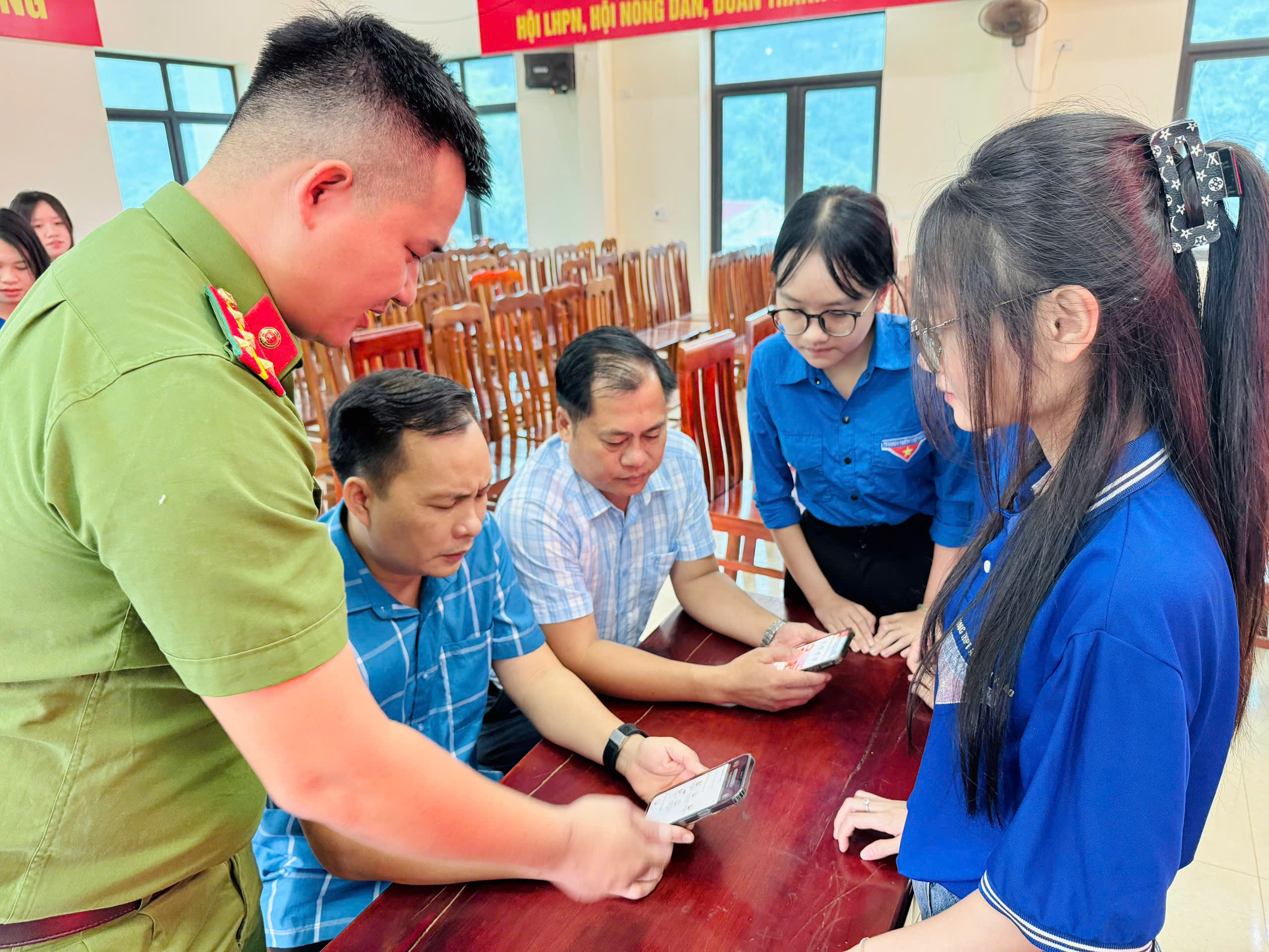 Tân Trào ra quân Chiến dịch “Mùa hè số cùng VNeID”