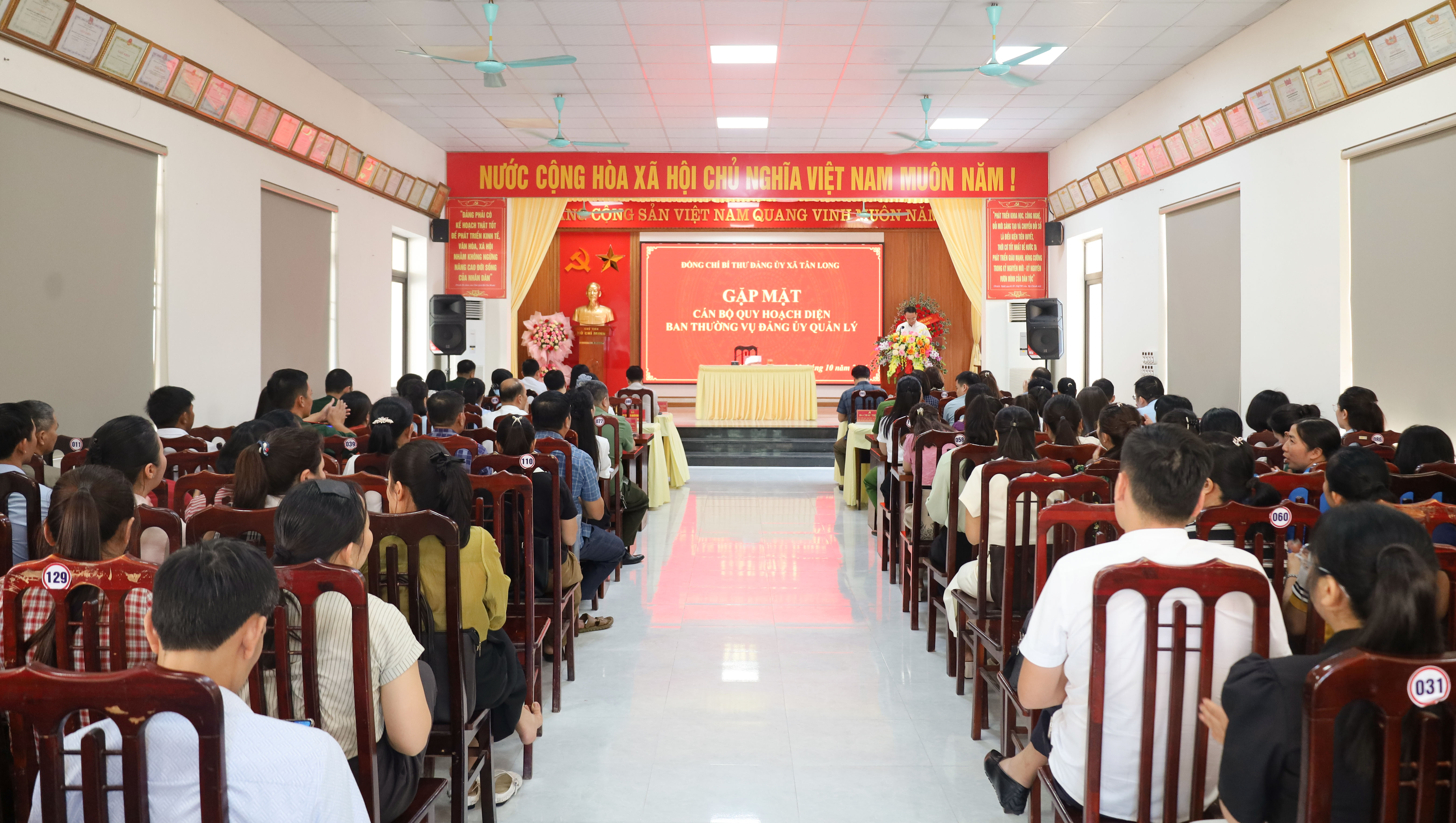 Đảng ủy xã Tân Long tổ chức gặp mặt cán bộ quy hoạch các chức danh thuộc diện Ban Thường vụ Đảng ủy quản lý