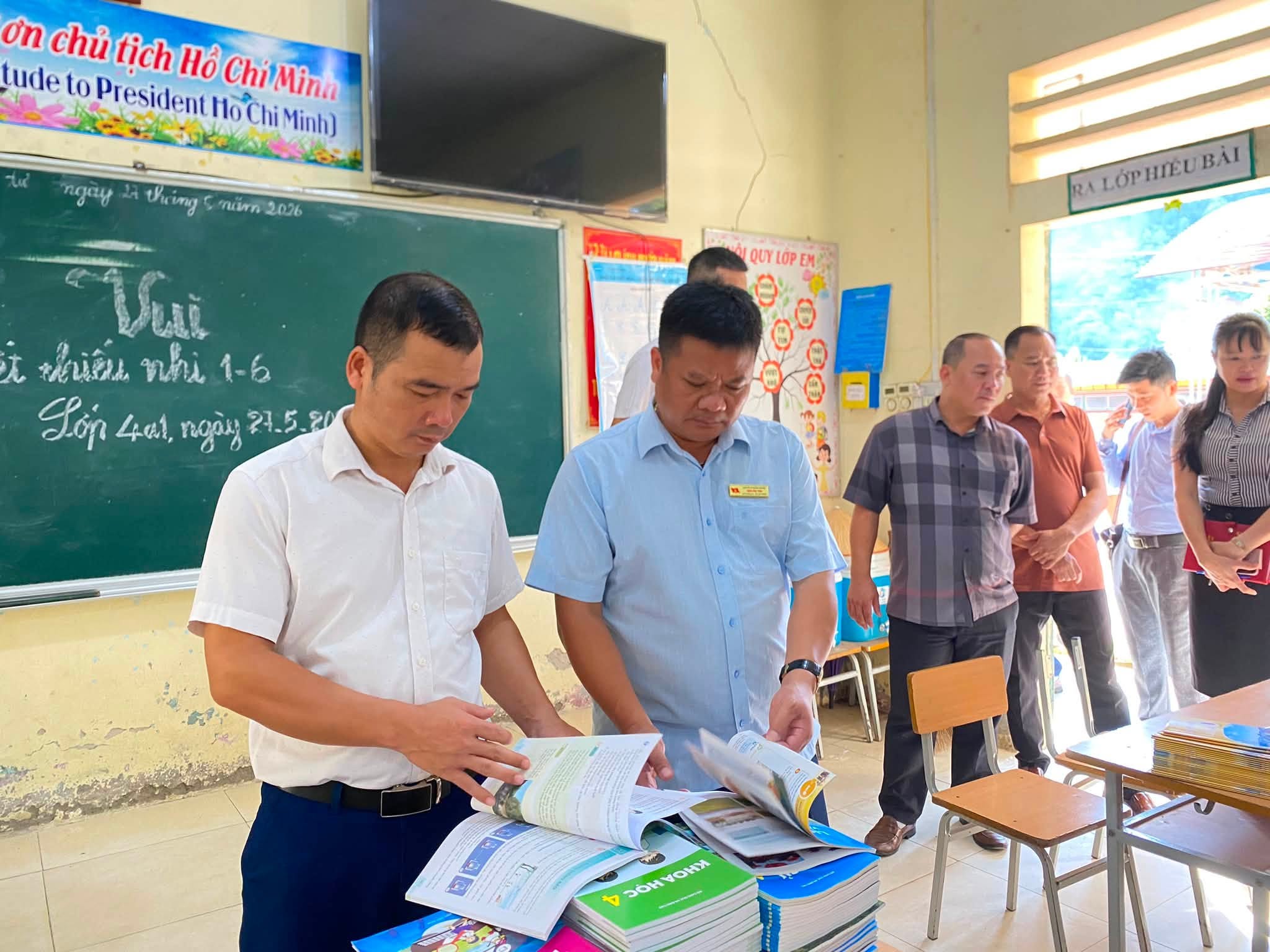 KIỂM TRA CÔNG TÁC CHUẨN BỊ NĂM HỌC MỚI
