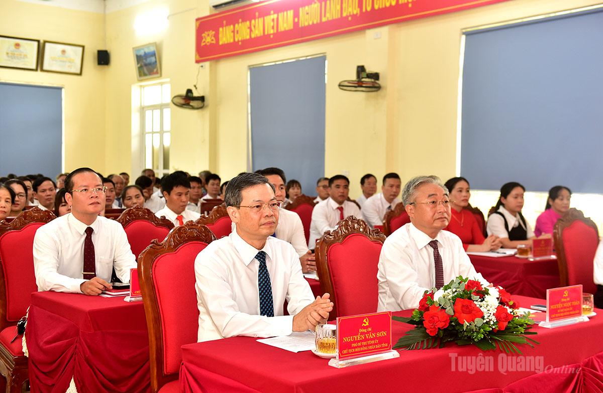 Chủ tịch HĐND tỉnh Nguyễn Văn Sơn dự Hội nghị công bố sắp xếp, tổ chức lại thôn tại xã Thái Bình