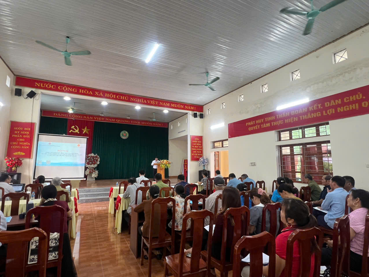 Trung tâm Công tác xã hội và Quỹ bảo trợ trẻ em tỉnh Tuyên Quang tổ chức các hoạt động nâng cao năng lực công tác xã hội và khảo sát đối tượng bảo trợ xã hội tại Tân Thanh