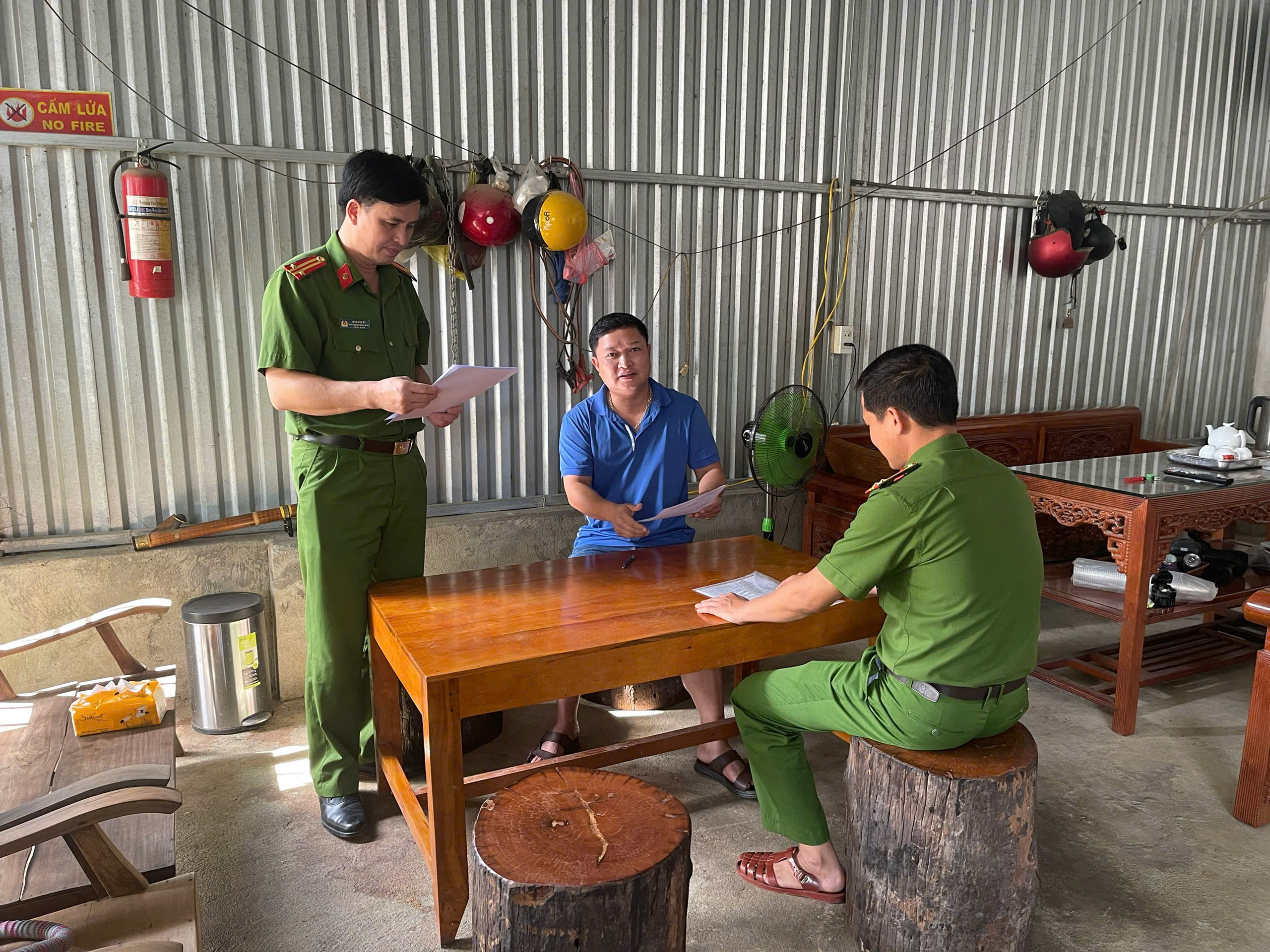 CÔNG AN XÃ THUẬN HÒA TĂNG CƯỜNG QUẢN LÝ, XỬ LÝ VI PHẠM TRONG HOẠT ĐỘNG VẬN TẢI HÀNH KHÁCH