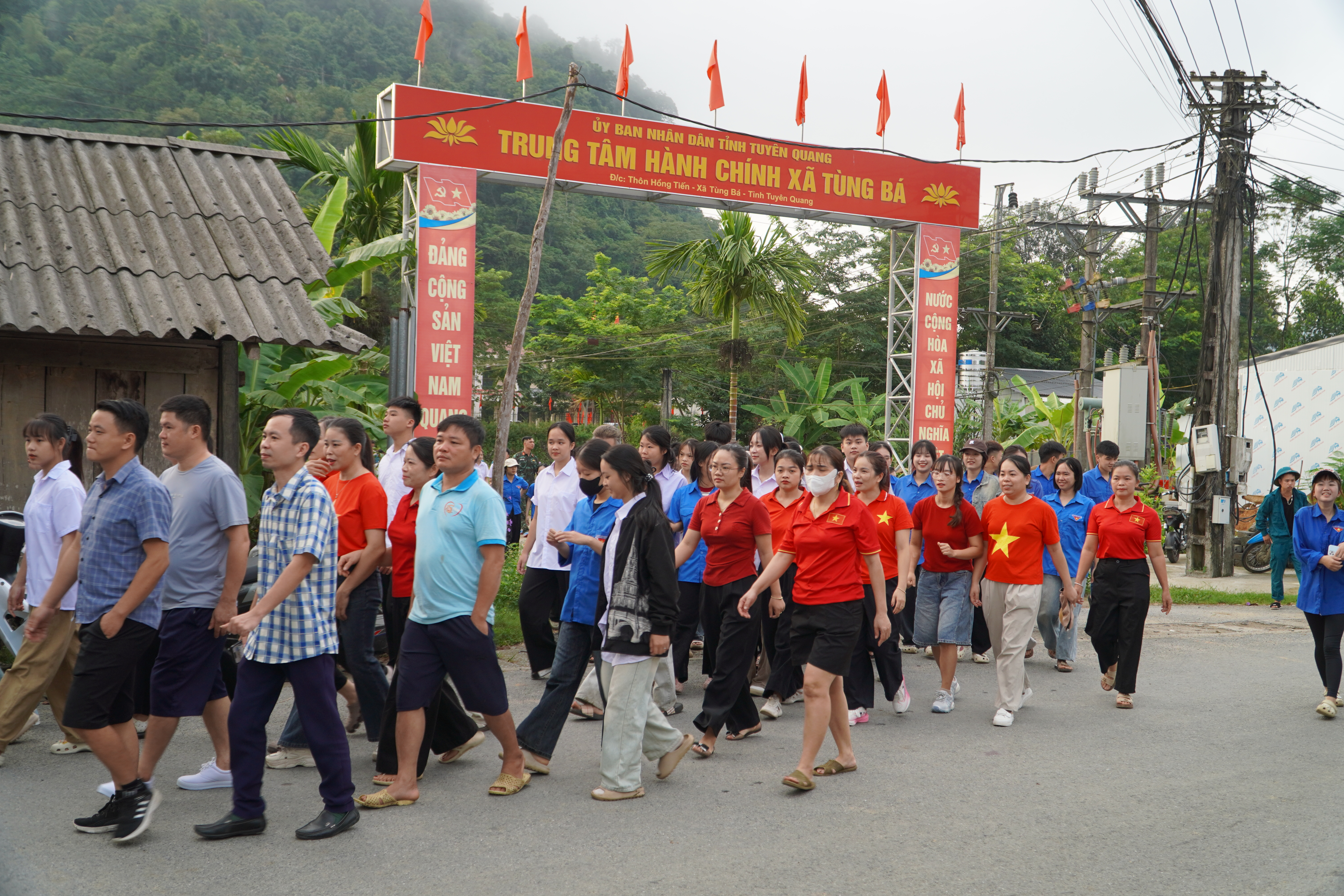 XÃ TÙNG BÁ HƯỞNG ỨNG CHƯƠNG TRÌNH ĐI BỘ “CÙNG VIỆT NAM TIẾN BƯỚC” NĂM 2026