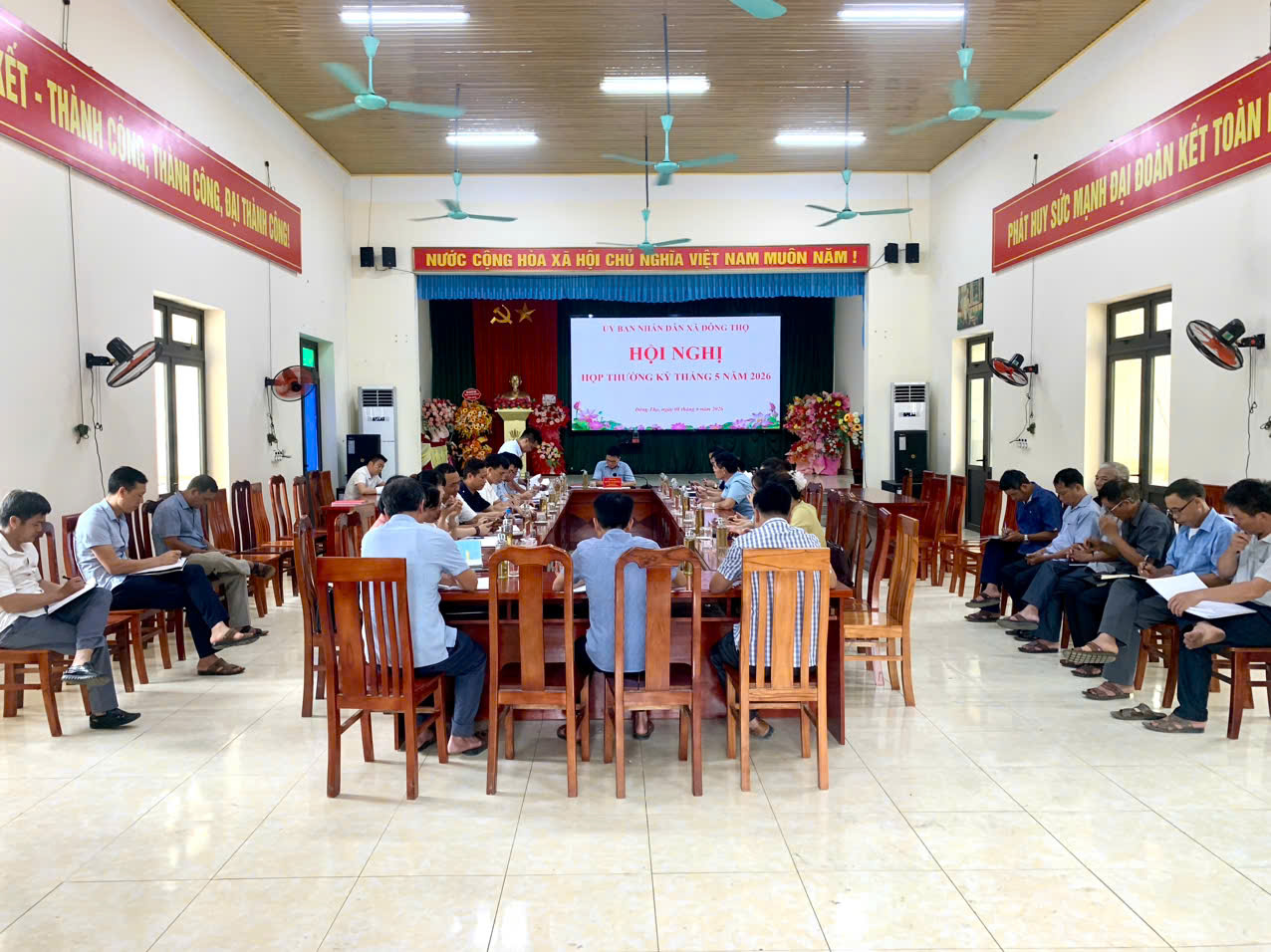 UBND XÃ ĐÔNG THỌ TỔ CHỨC HỌP THƯỜNG KỲ THÁNG 5 