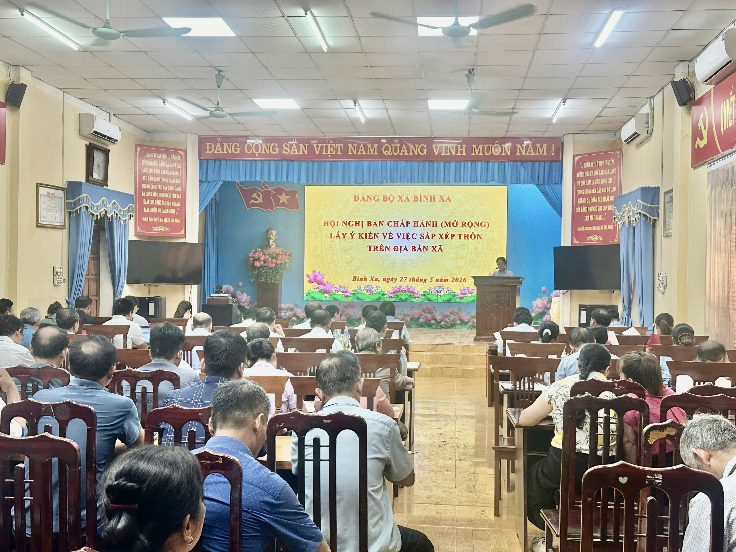CHO Ý KIẾN VỀ CÁC NỘI DUNG LIÊN QUAN ĐẾN VIỆC SẮP XẾP THÔN TRÊN ĐỊA BÀN XÃ