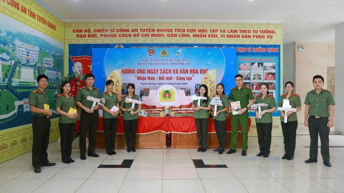 LAN TỎA VĂN HÓA ĐỌC TRONG CÔNG AN TỈNH TUYÊN QUANG