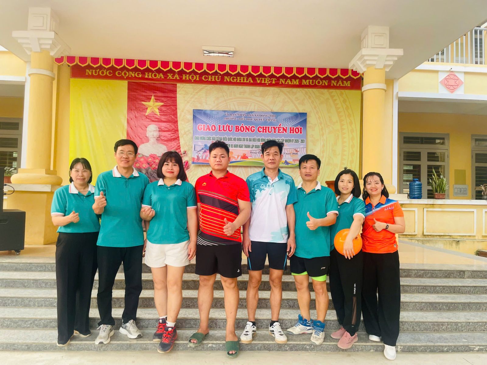 Sôi Nổi Giao Lưu Bóng Chuyền Hơi Chào Mừng Các Ngày Lễ Lớn Tại Trường Tiểu Học Quyết Thắng