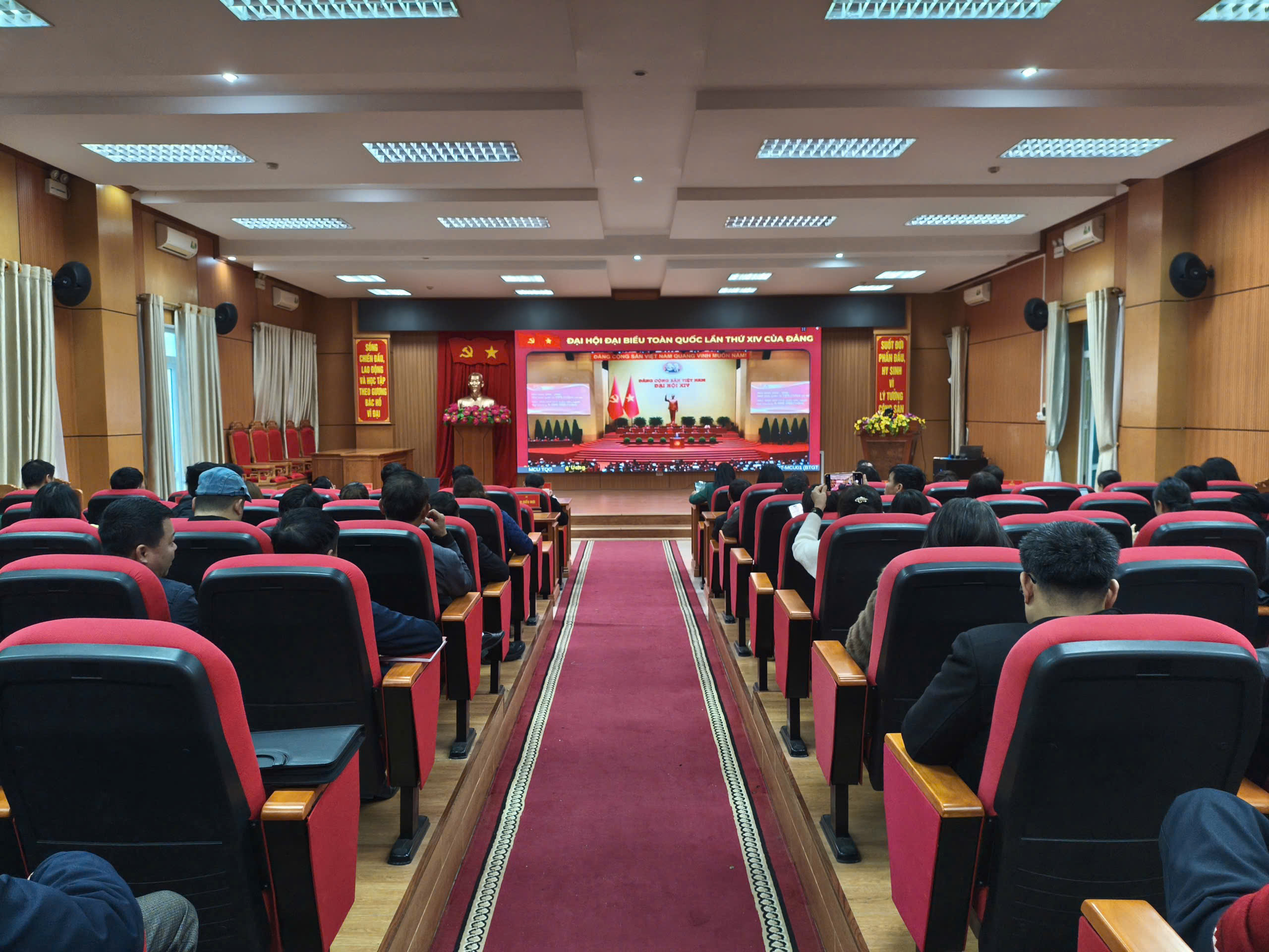 Hội nghị toàn quốc nghiên cứu, học tập, quán triệt và triển khai thực hiện Nghị quyết Đại hội XIV của Đảng.