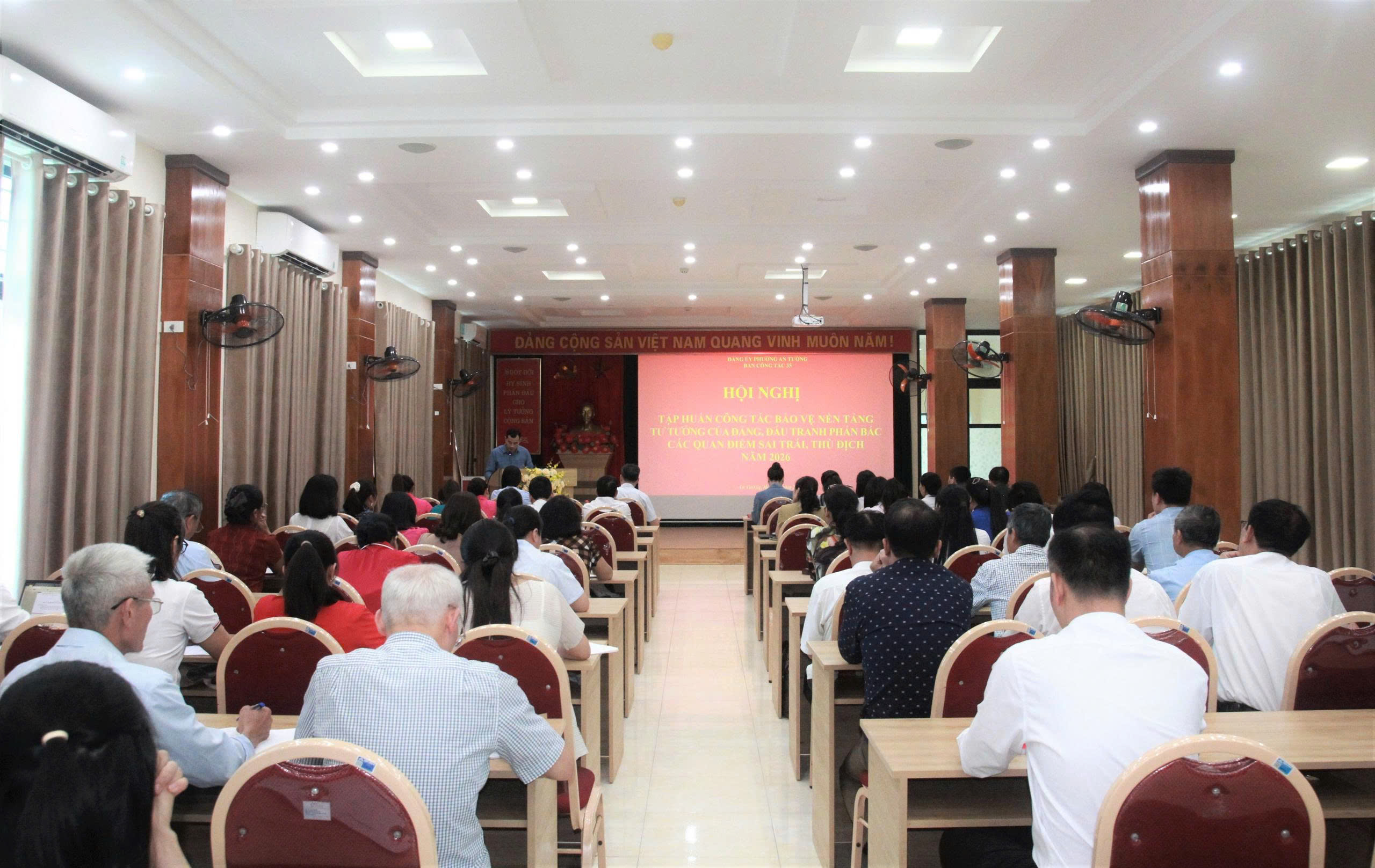 Tập huấn công tác bảo vệ nền tảng tư tưởng của Đảng, đấu tranh phản bác các quan điểm sai trái, thù địch năm 2026