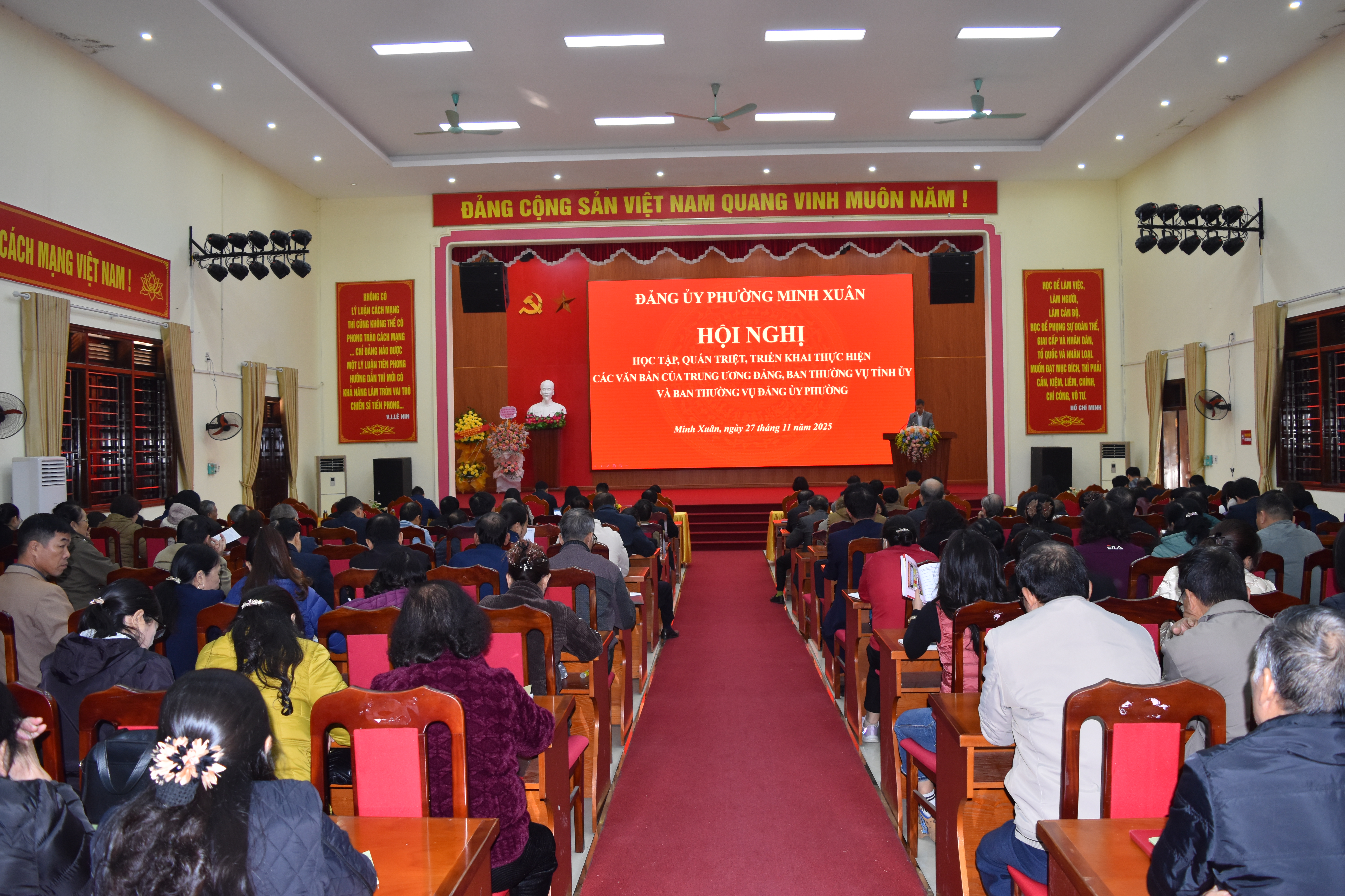 Phường Minh Xuân học tập, quán triệt, triển khai thực hiện các Văn bản của Trung ương Đảng, Ban Thường vụ Tỉnh ủy và Ban Thường vụ Đảng ủy phường.