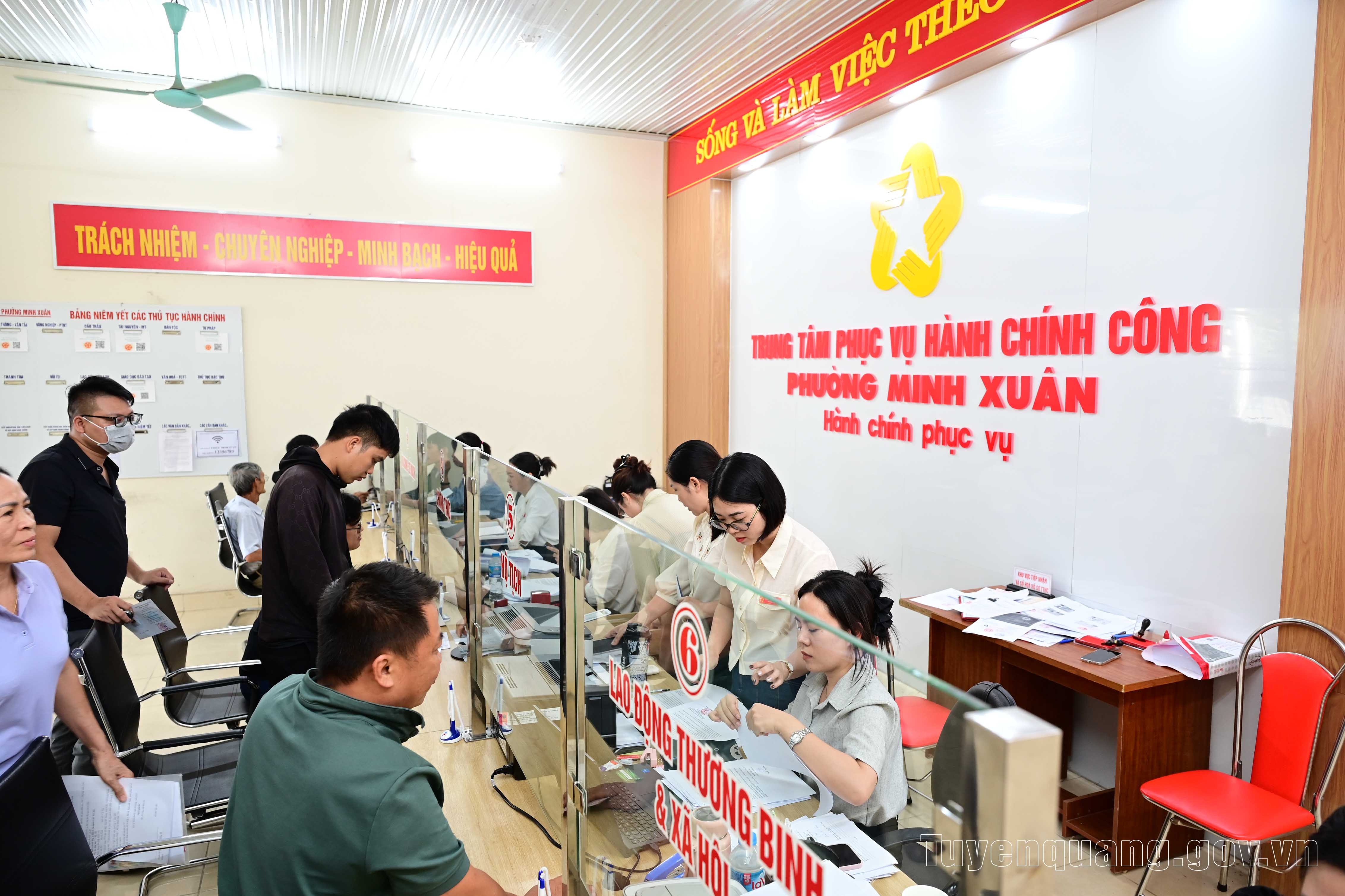 Tuyên Quang: Ban hành chính sách hỗ trợ đi lại và lưu trú cho cán bộ sau sắp xếp đơn vị hành chính