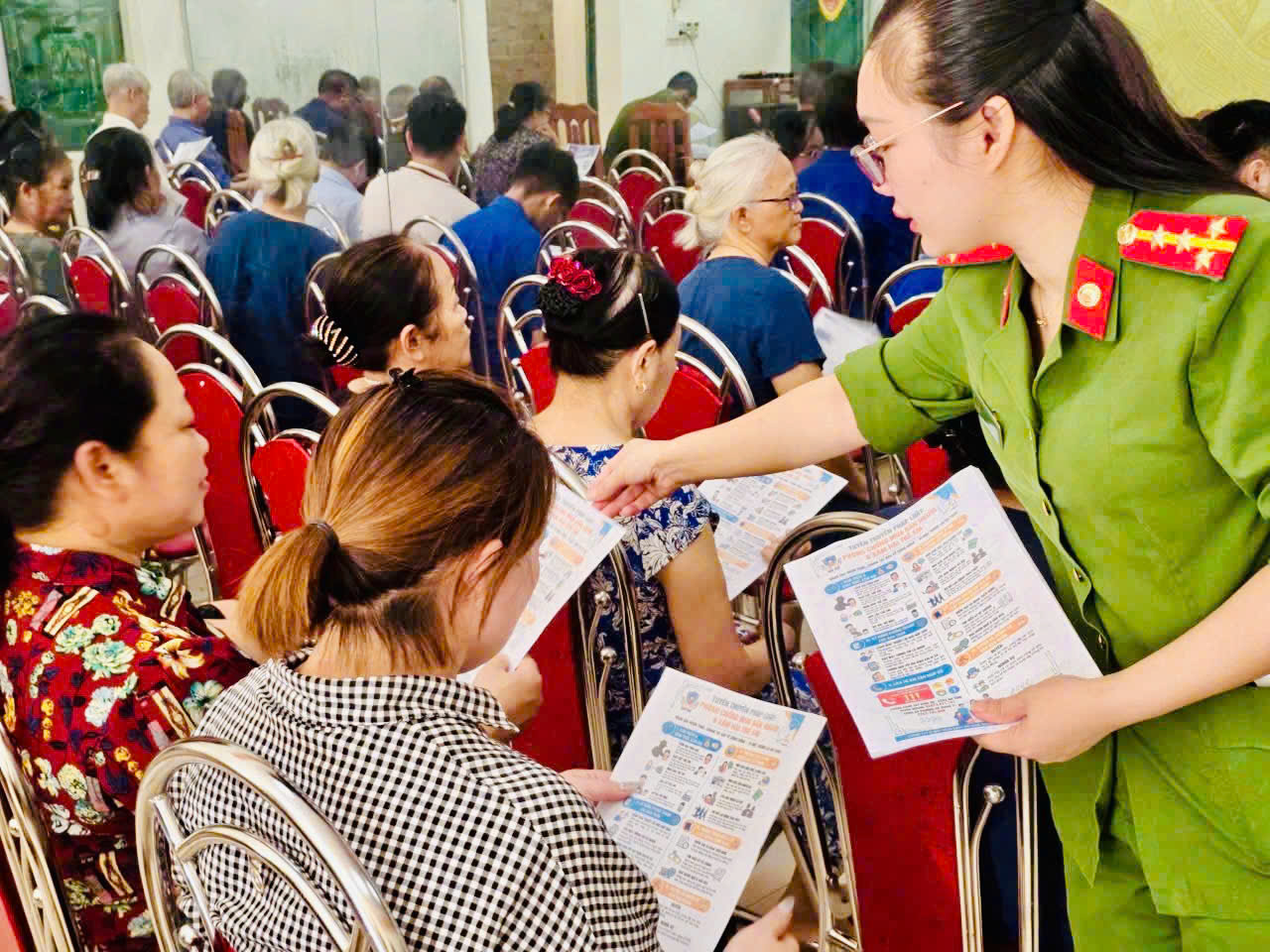 CÔNG AN PHƯỜNG HÀ GIANG 2 TĂNG CƯỜNG TUYÊN TRUYỀN PHÒNG, CHỐNG MUA BÁN NGƯỜI
