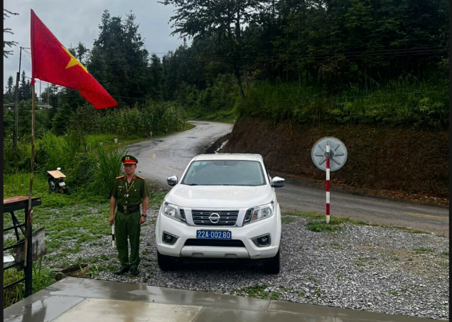 CÔNG AN XÃ TĂNG CƯỜNG TUẦN TRA, KIỂM SOÁT, CHỦ ĐỘNG PHÒNG NGỪA NGUY CƠ SẠT LỞ TRÊN CÁC TUYẾN GIAO THÔNG