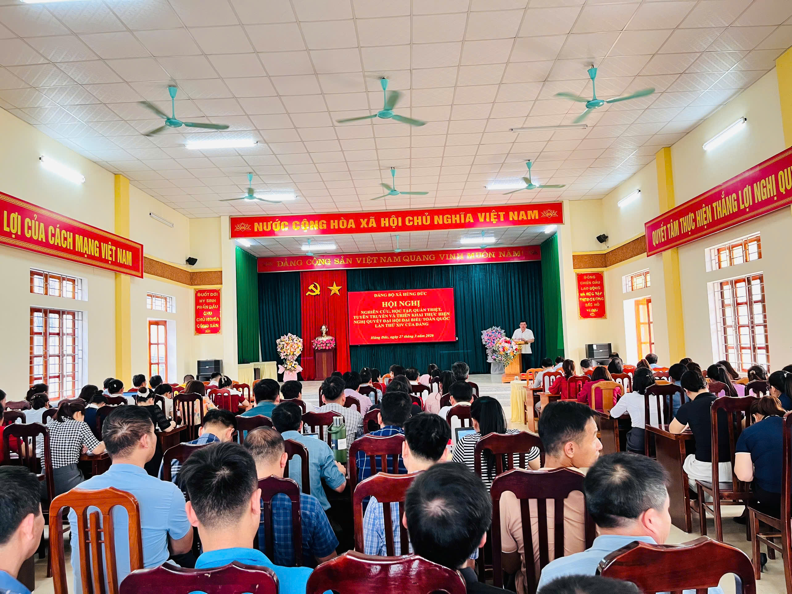 ĐẢNG ỦY XÃ HÙNG ĐỨC TỔ CHỨC HỘI NGHỊ NGHIÊN CỨU, HỌC TẬP, QUÁN TRIỆT, TUYÊN TRUYỀN VÀ TRIỂN KHAI THỰC HIỆN NGHỊ QUYẾT ĐẠI HỘI ĐẠI BIỂU TOÀN QUỐC LẦN THỨ XIV CỦA ĐẢNG