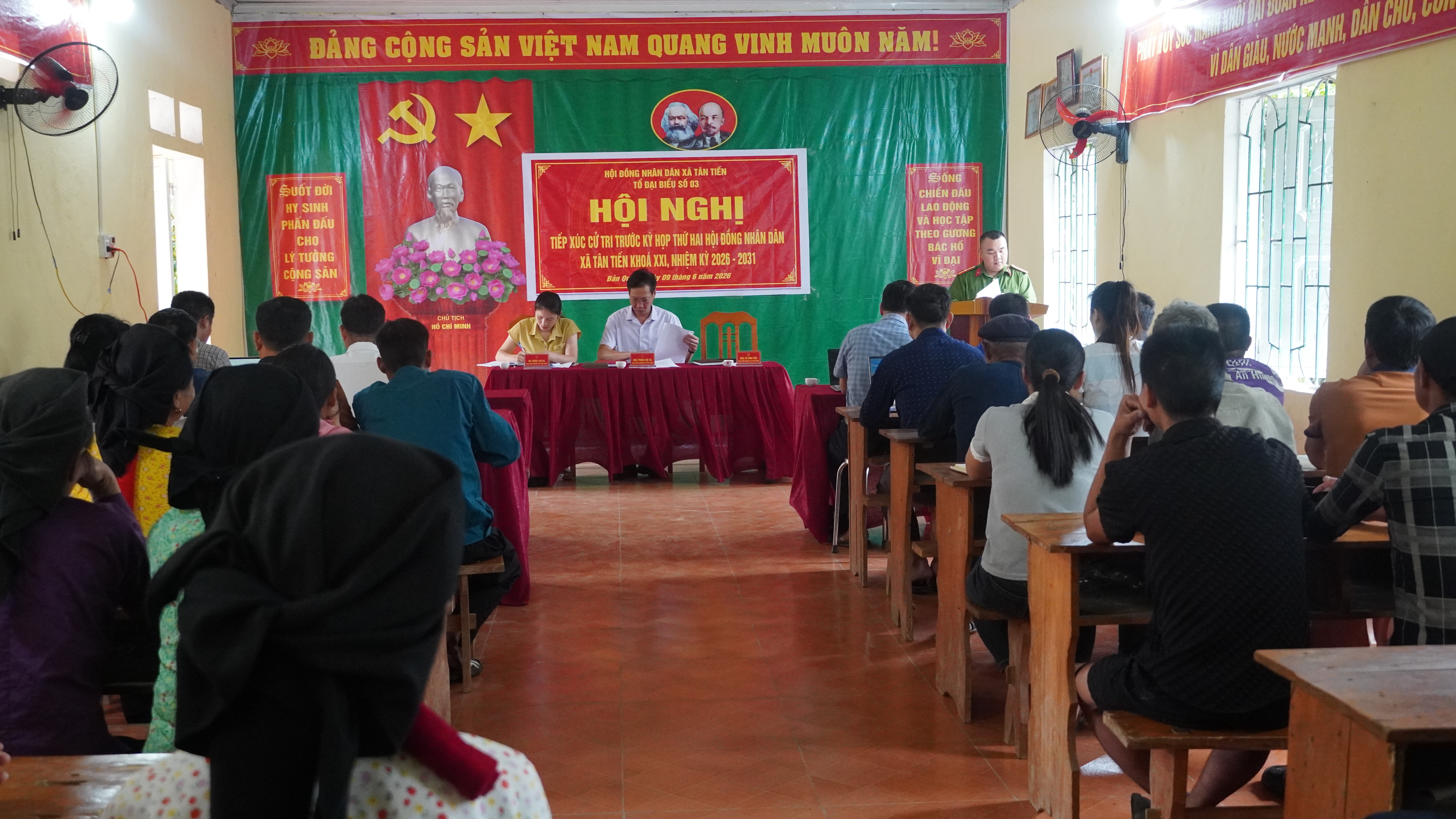 Tổ đại biểu số 3 tiếp xúc cử tri trước kỳ họp thứ hai Hội đồng nhân dân xã khóa XXI, nhiệm kỳ 2026 – 2031
