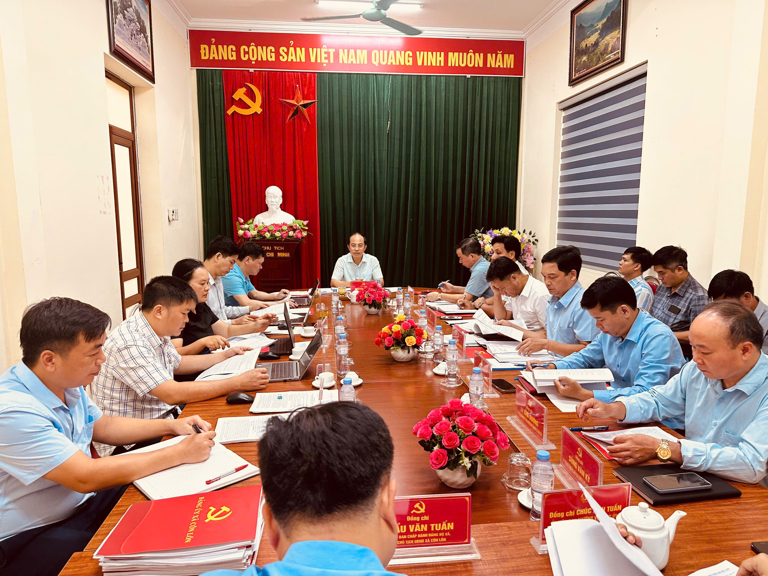 ĐOÀN KIỂM TRA, GIÁM SÁT 279 CỦA BAN THƯỜNG VỤ TỈNH ỦY TUYÊN QUANG LÀM VIỆC VỚI BAN THƯỜNG VỤ ĐẢNG ỦY XÃ CÔN LÔN.