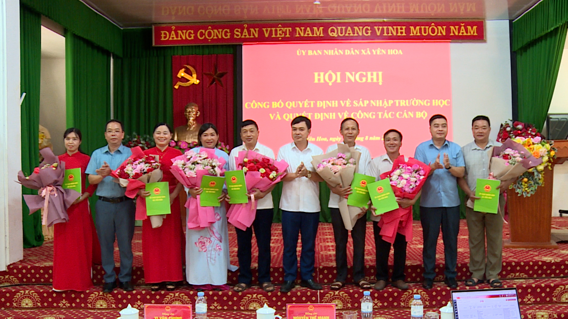 Hội nghị công bố các quyết định về sắp xếp các cơ sở giáo dục, thành lập chi bộ, tổ chức bộ máy và công tác cán bộ