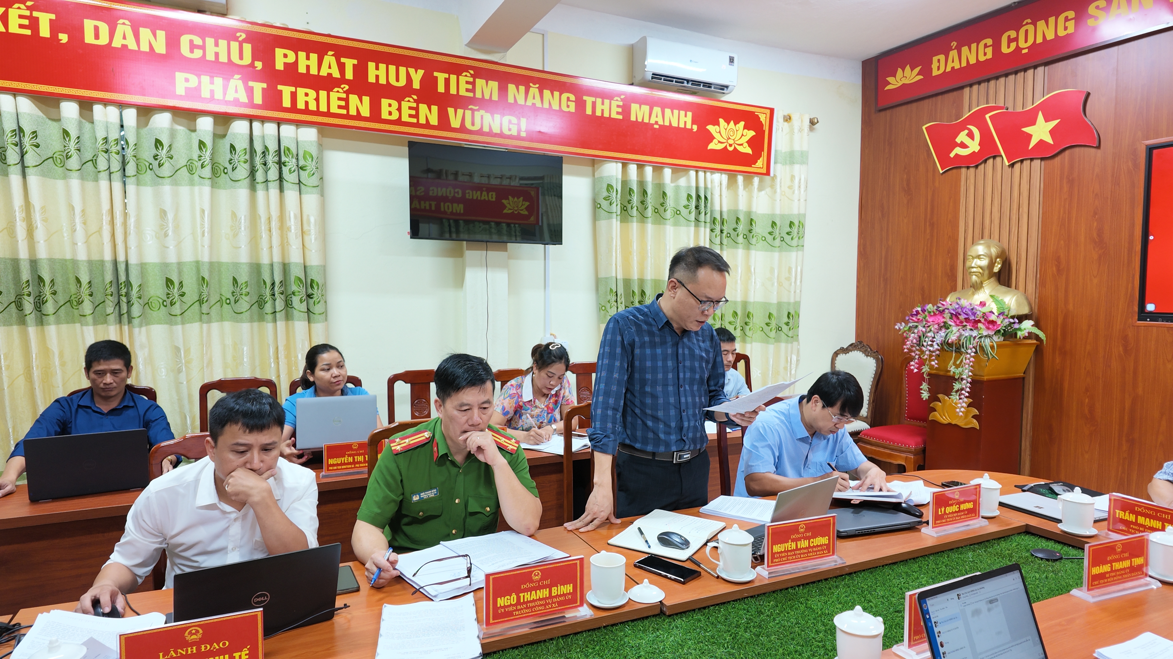 Phi&ecirc;n họp 2.JPG