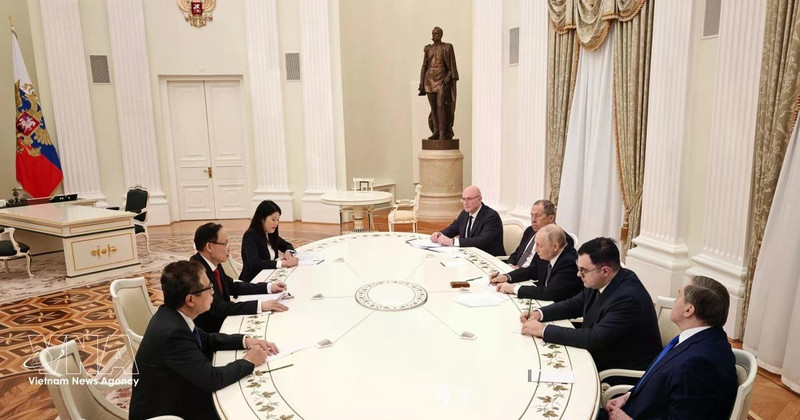 Party leader's special envoy meets with Russian President