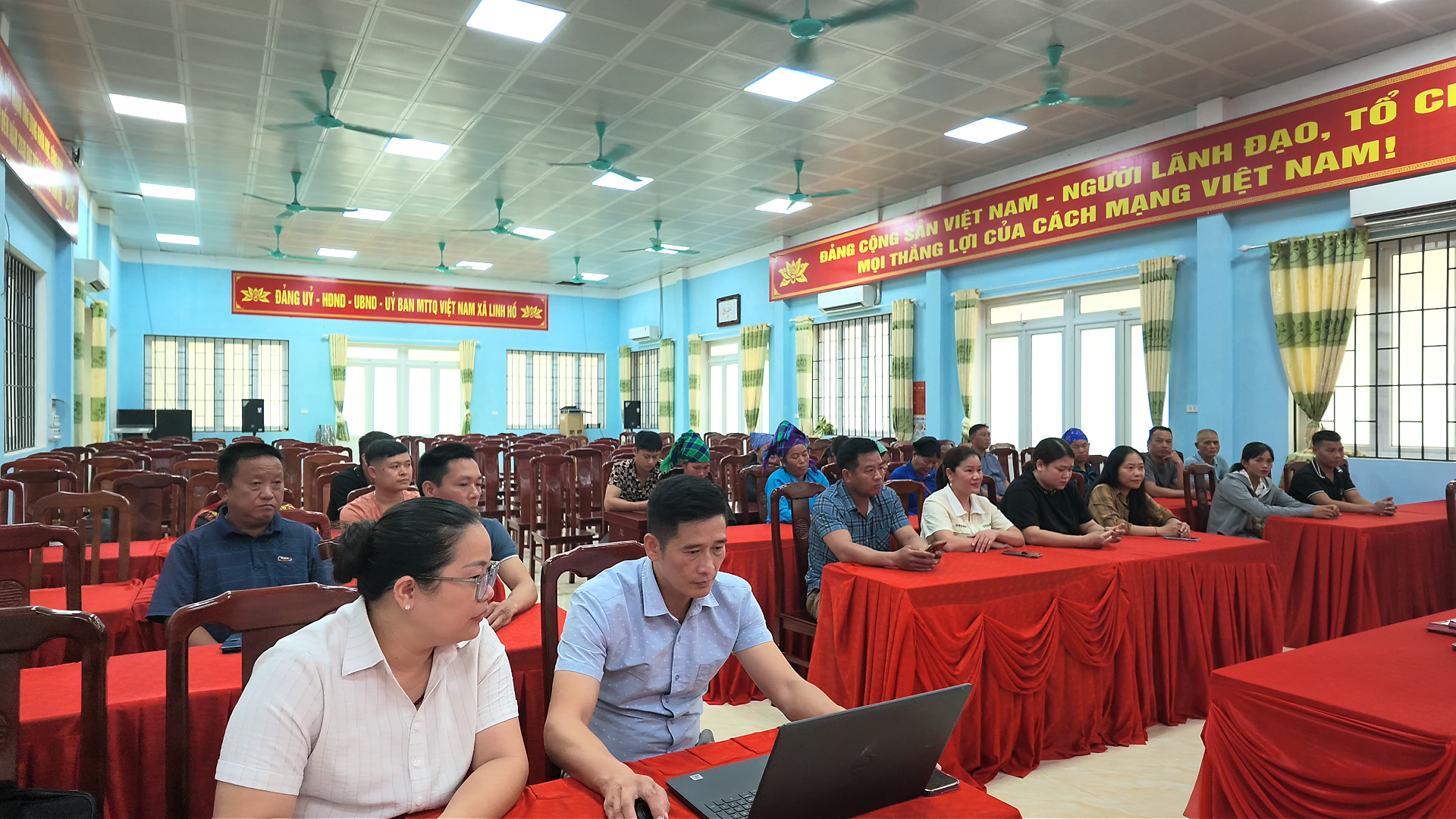Gặp mặt 4.png