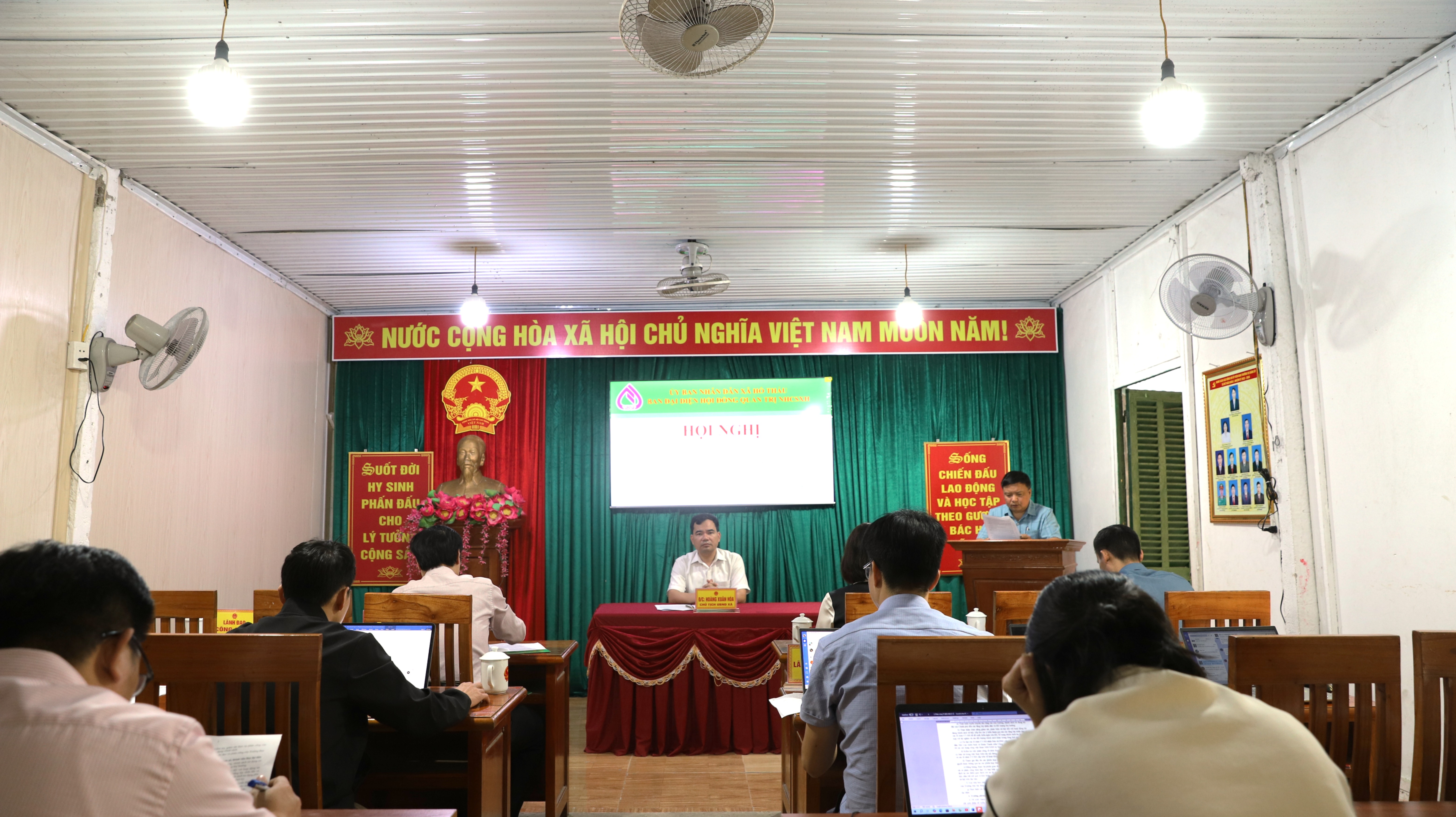 XÃ HỒ THẦU CÔNG BỐ QUYẾT ĐỊNH THÀNH LẬP BAN ĐẠI DIỆN HỘI ĐỒNG QUẢN TRỊ NGÂN HÀNG CHÍNH SÁCH XÃ HỘI, TỔ CHỨC PHIÊN HỌP LẦN THỨ NHẤT NĂM 2026