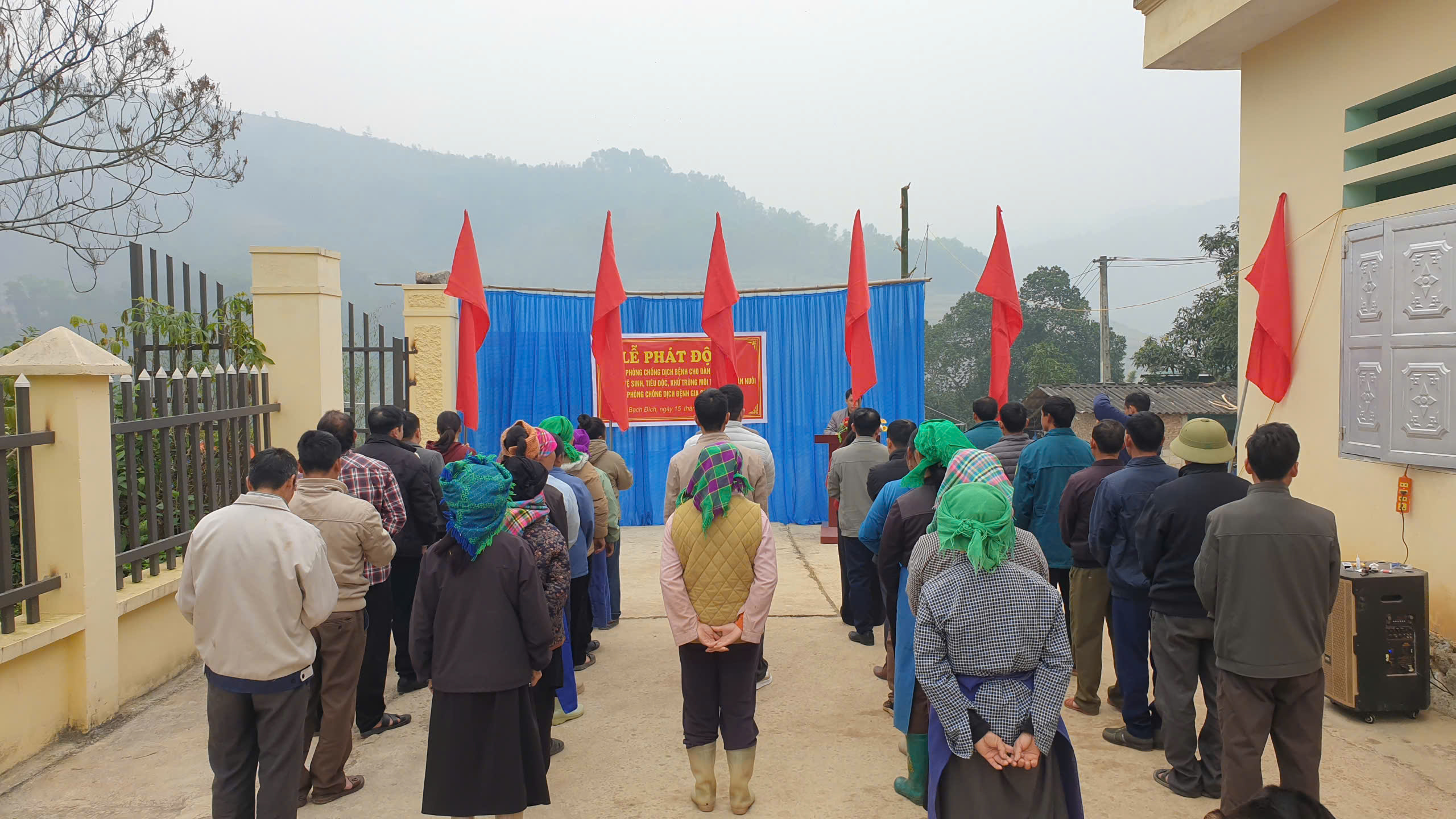 Xã Bạch Đích tổ chức Lễ phát động phòng, chống dịch bệnh cho đàn vật nuôi