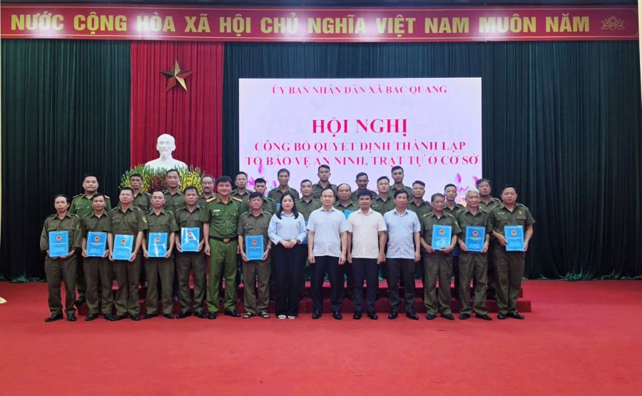 Hội nghị công bố Quyết định thành lập Tổ bảo vệ an ninh trật tự ở cơ sở