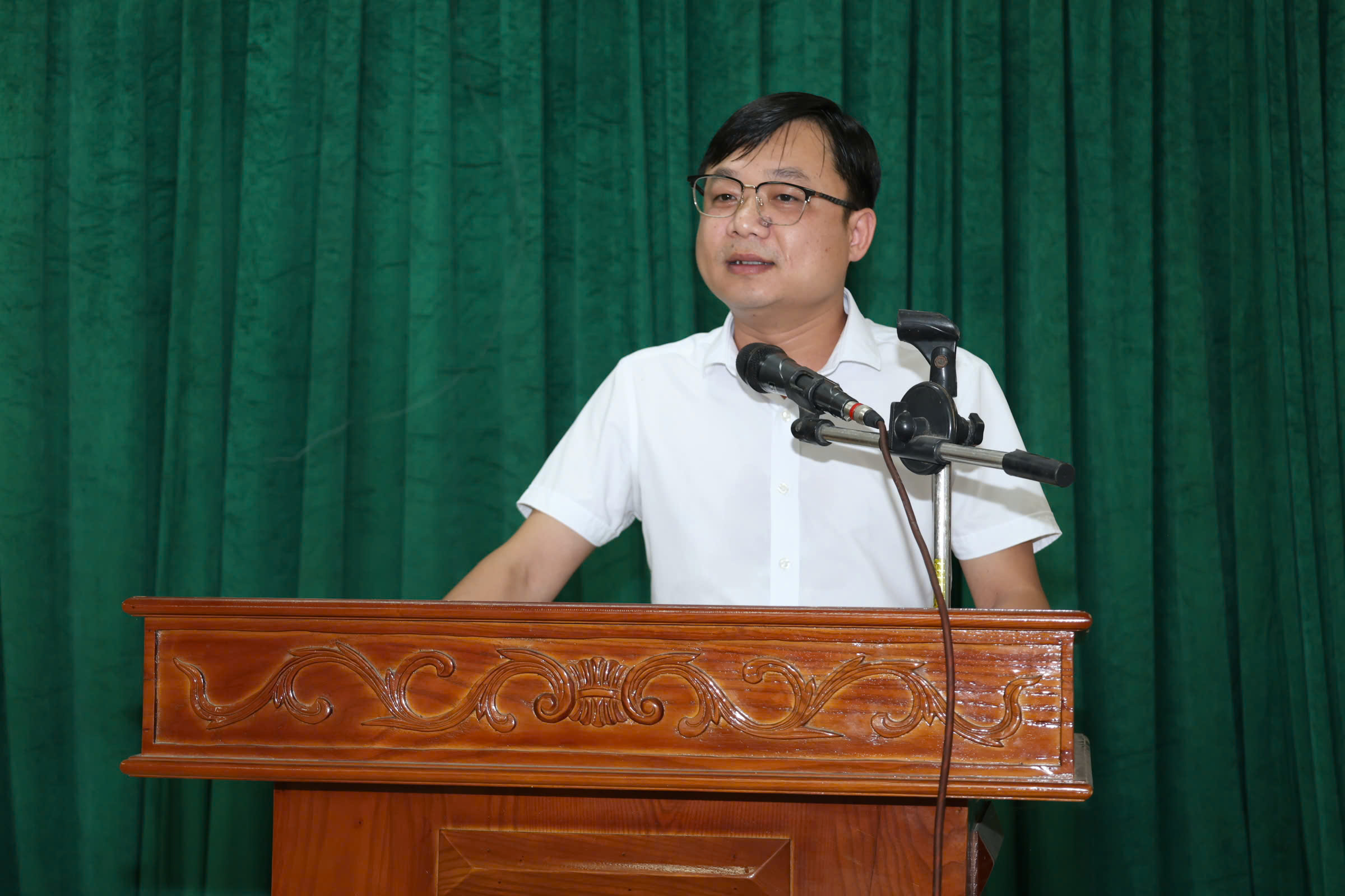 Ủy ban nhân dân xã Lâm Bình họp với thôn Nặm Đíp đánh giá kết quả thực hiện nhiệm vụ 6 tháng đầu năm 2026