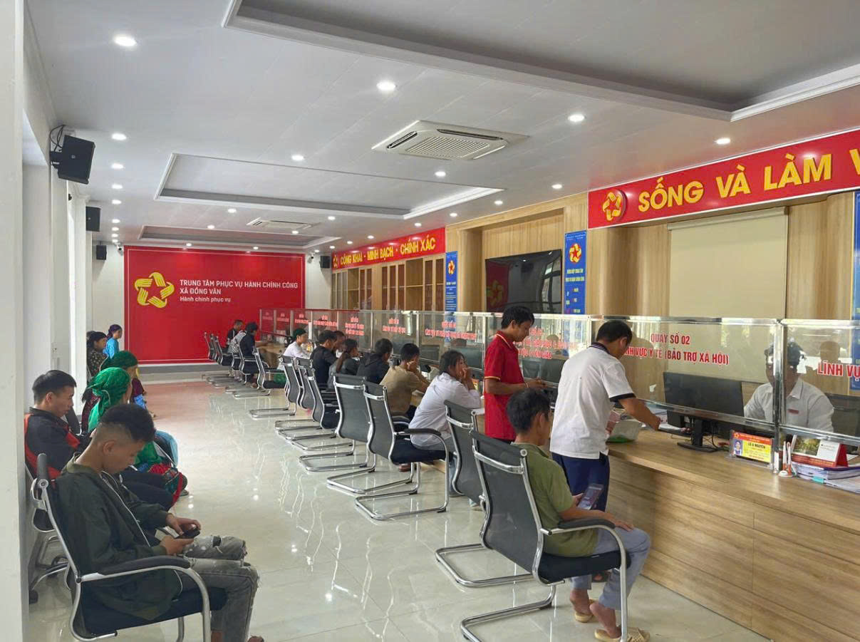 UBND xã Đồng Văn đẩy mạnh hỗ trợ người dân thực hiện dịch vụ công trực tuyến