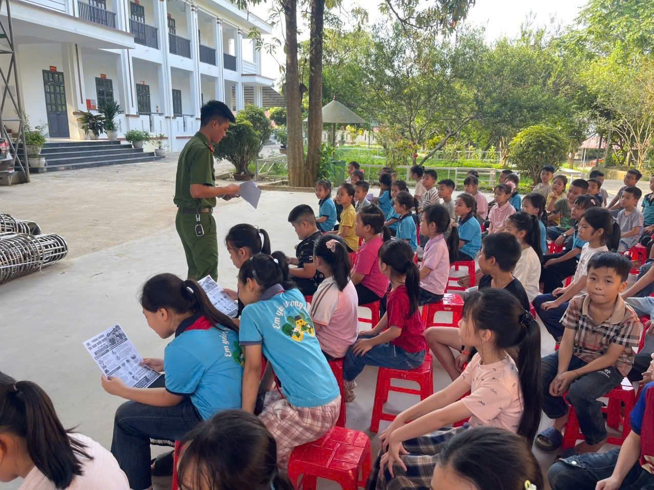 CÔNG AN XÃ BÌNH XA TRUYỀN VỀ PHÒNG, CHỐNG BẠO LỰC HỌC ĐƯỜNG; PHÒNG, CHỐNG ĐUỐI NƯỚC TRẺ EM
