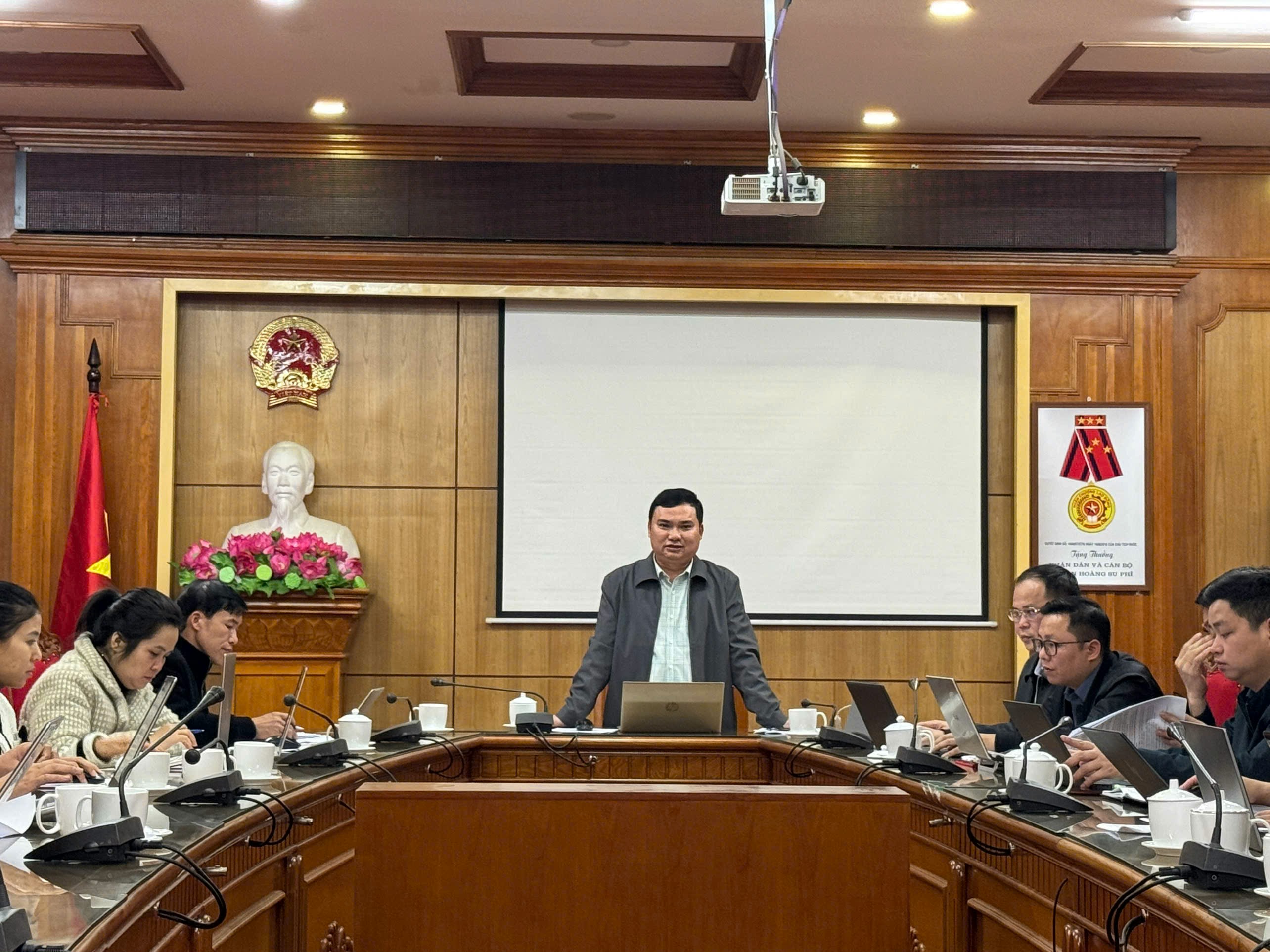 Chi bộ Ủy ban nhân dân xã Hoàng Su Phì tổ chức  sinh hoạt Chi bộ tháng 2 năm 2026