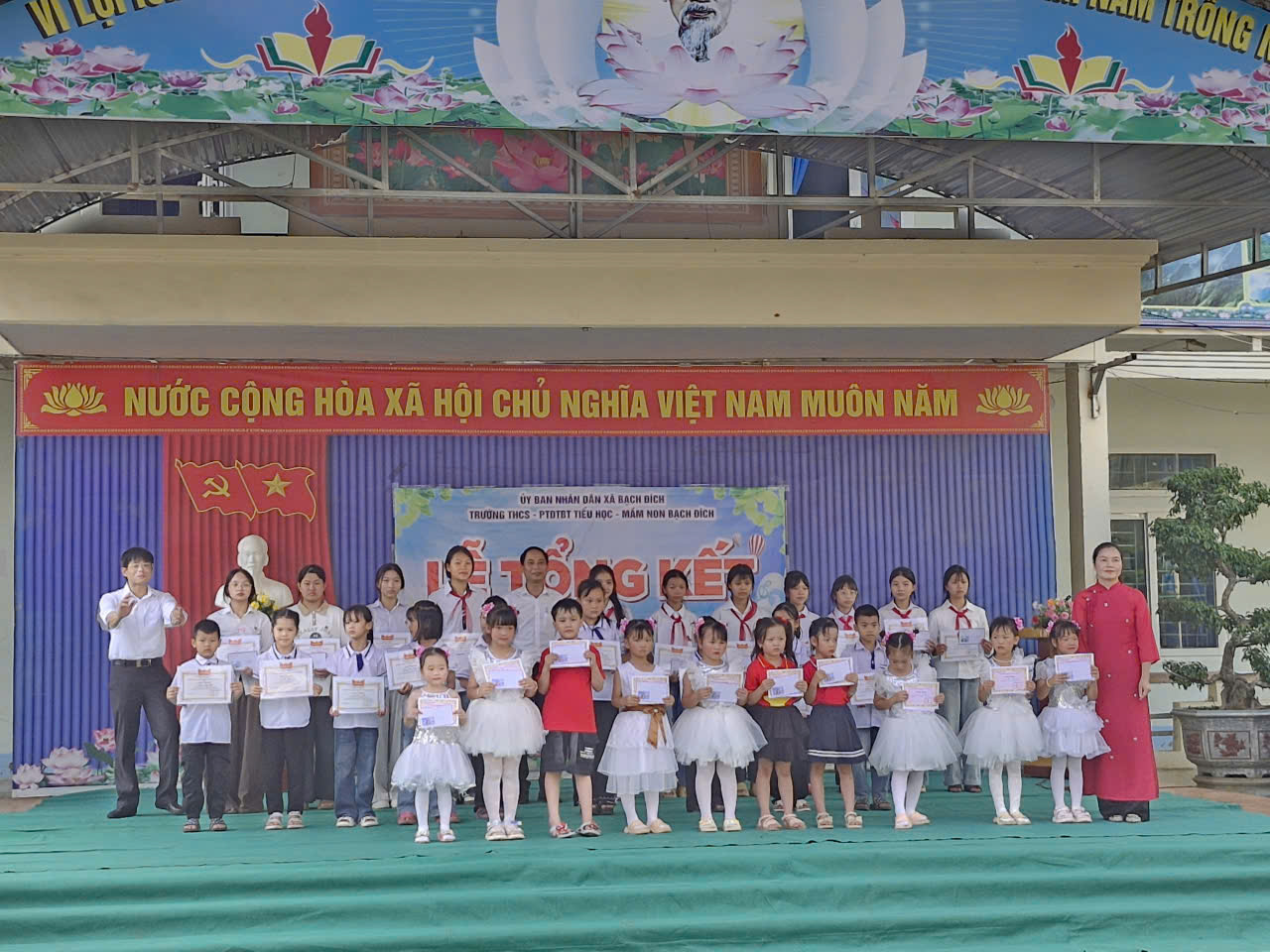 CÁC TRƯỜNG HỌC TRÊN ĐỊA BÀN XÃ BẠCH ĐÍCH TỔNG KẾT NĂM HỌC 2025 – 2026